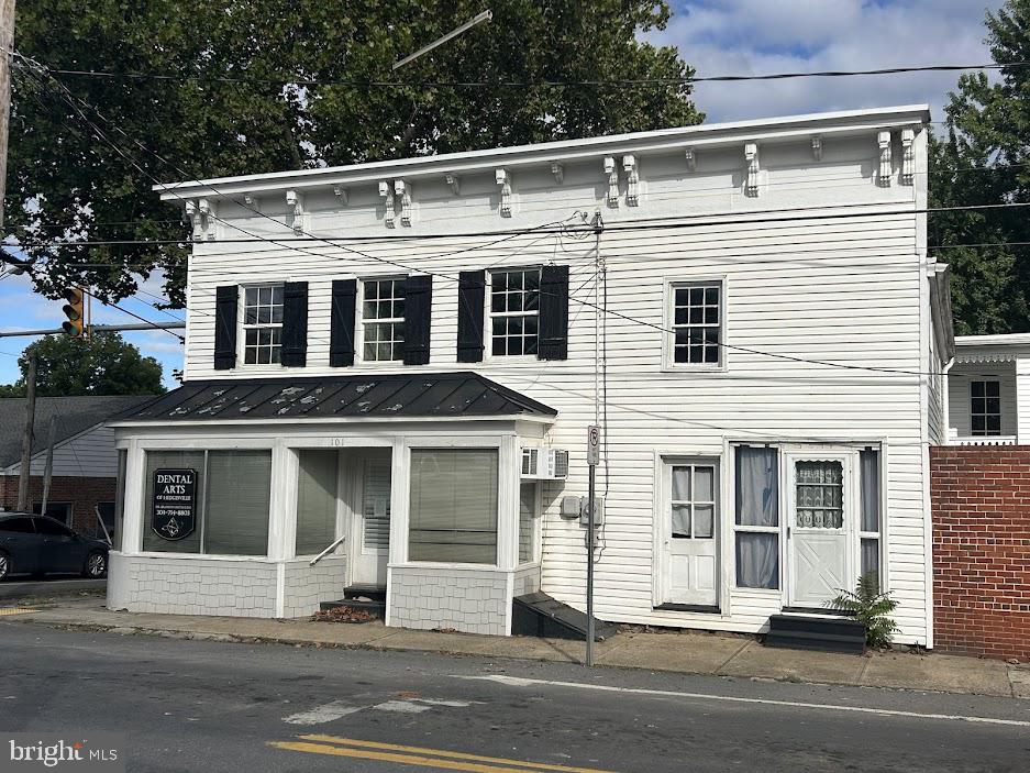Unique building in the center of Hedgesville on the corner of two busy streets. Formerly a dental office and zoned commercial general. The only parking available is public street parking. This property is in need of a renovation. 

Please include proof of funds or a pre-approval letter with all submissions.