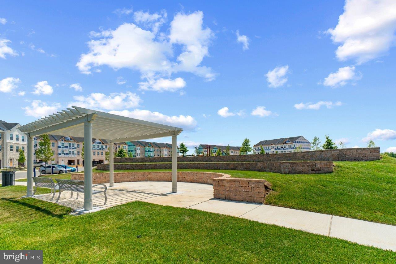 SPRING HILLS - Residential