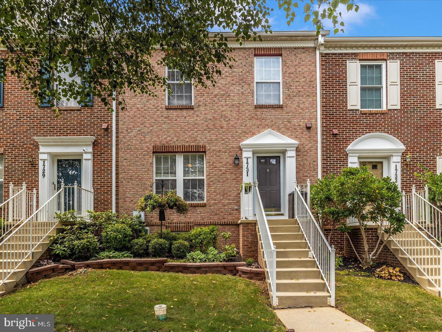 DEARBOUGHT - Residential Lease