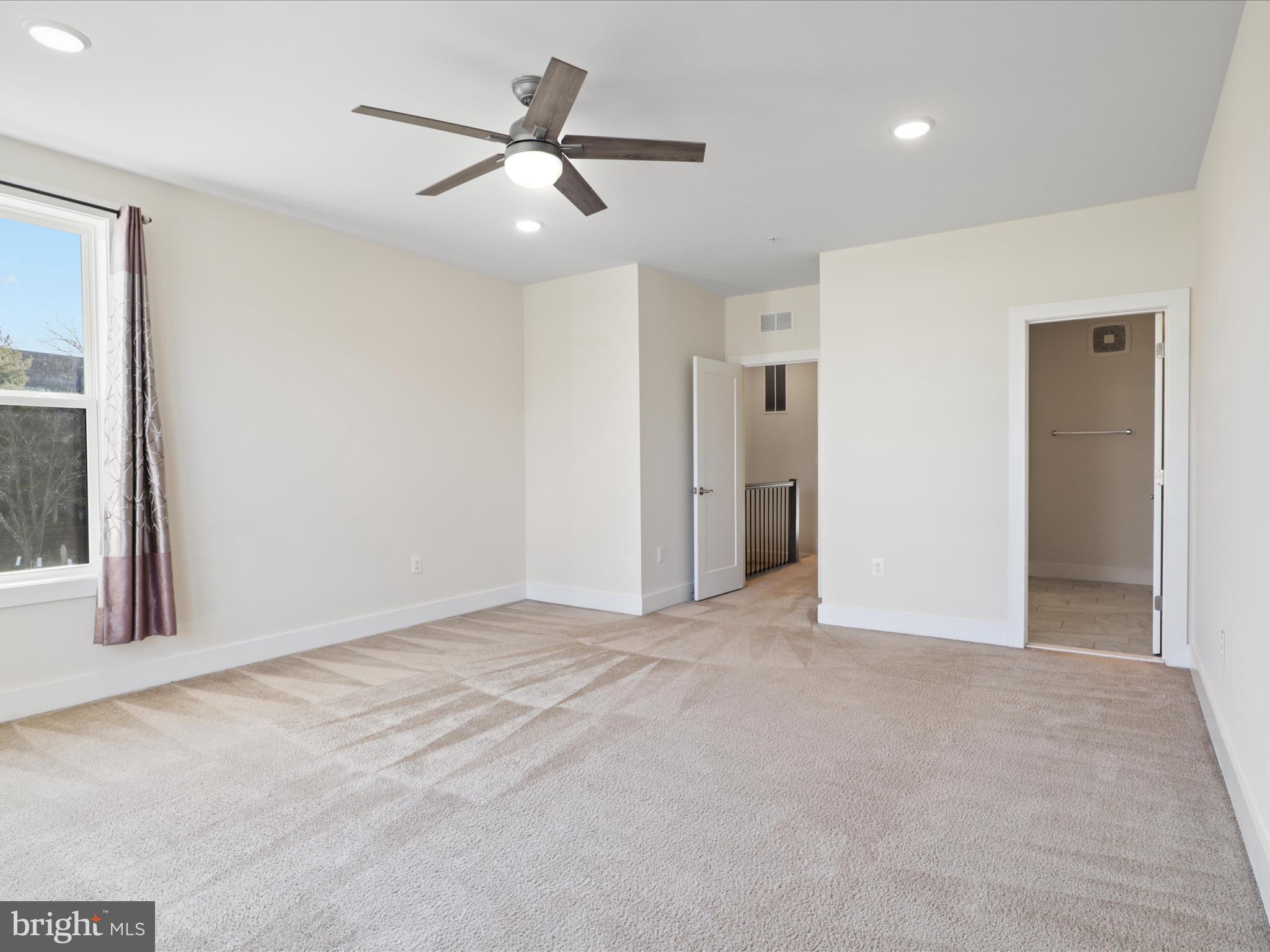 METRO SQUARE - Residential Lease