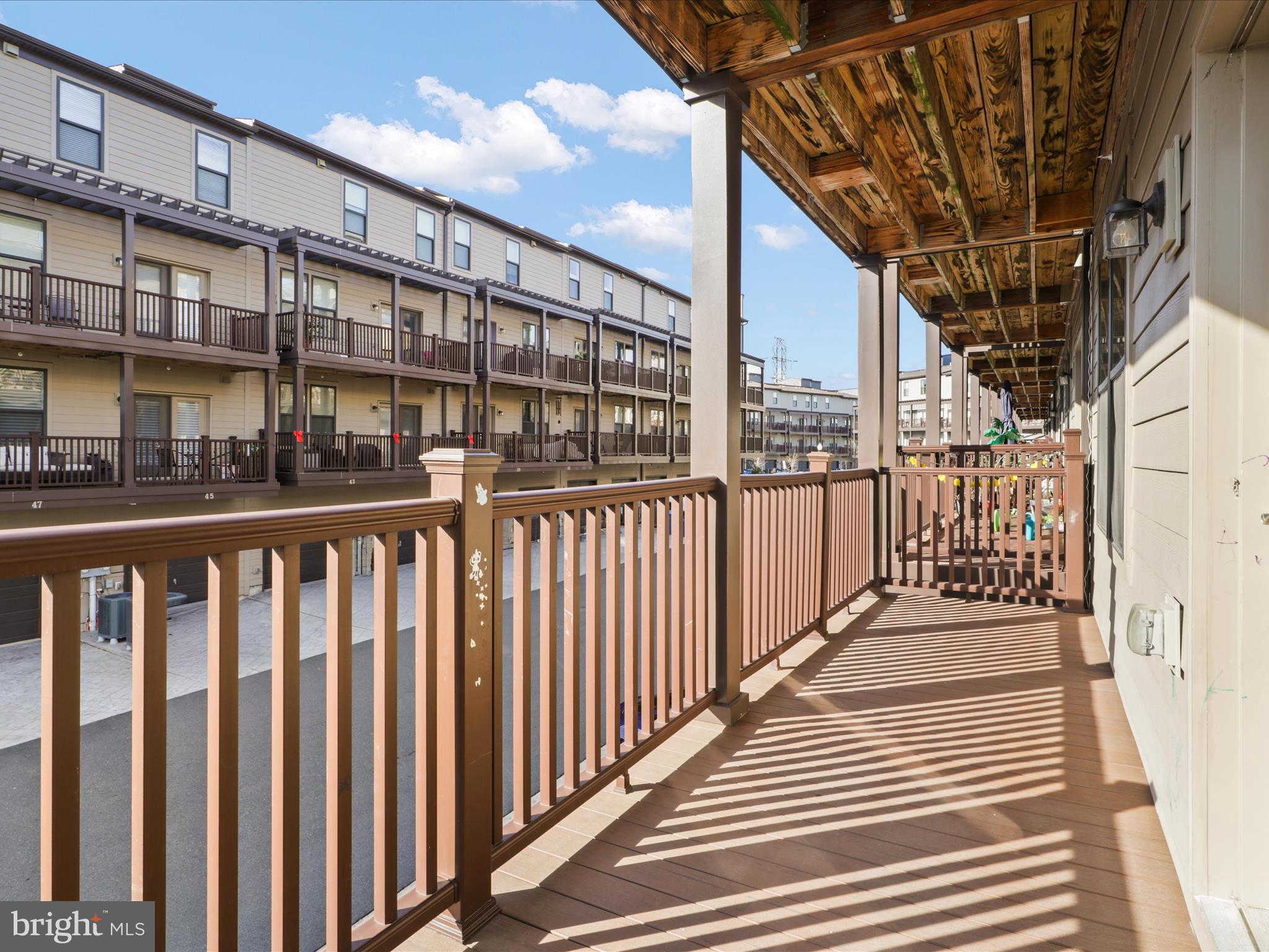 METRO SQUARE - Residential Lease
