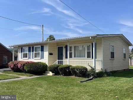 Charming one owner home in town of Front Royal.  Close to shopping, hospital, restaurants.  Perfect for a starter home or for those of you downsizing.  One level living.  Large flat back yard, partially fenced.  Well maintained. Water heater less than 2 years old.  Hurry!! This one won't last long.  Sold AS-IS