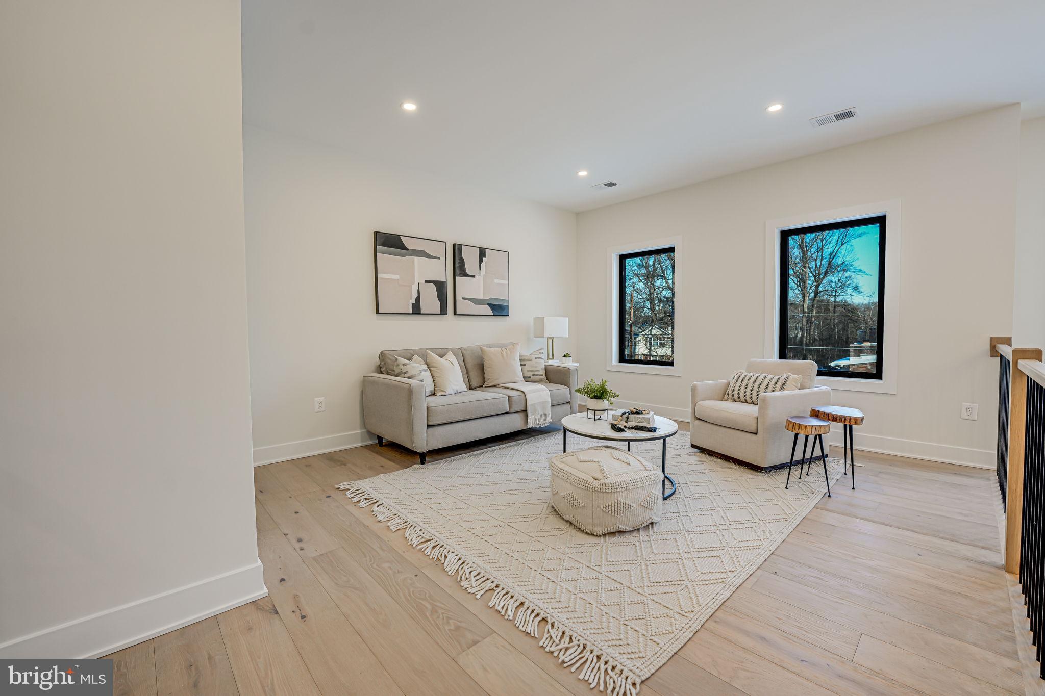 LEE FOREST - Residential