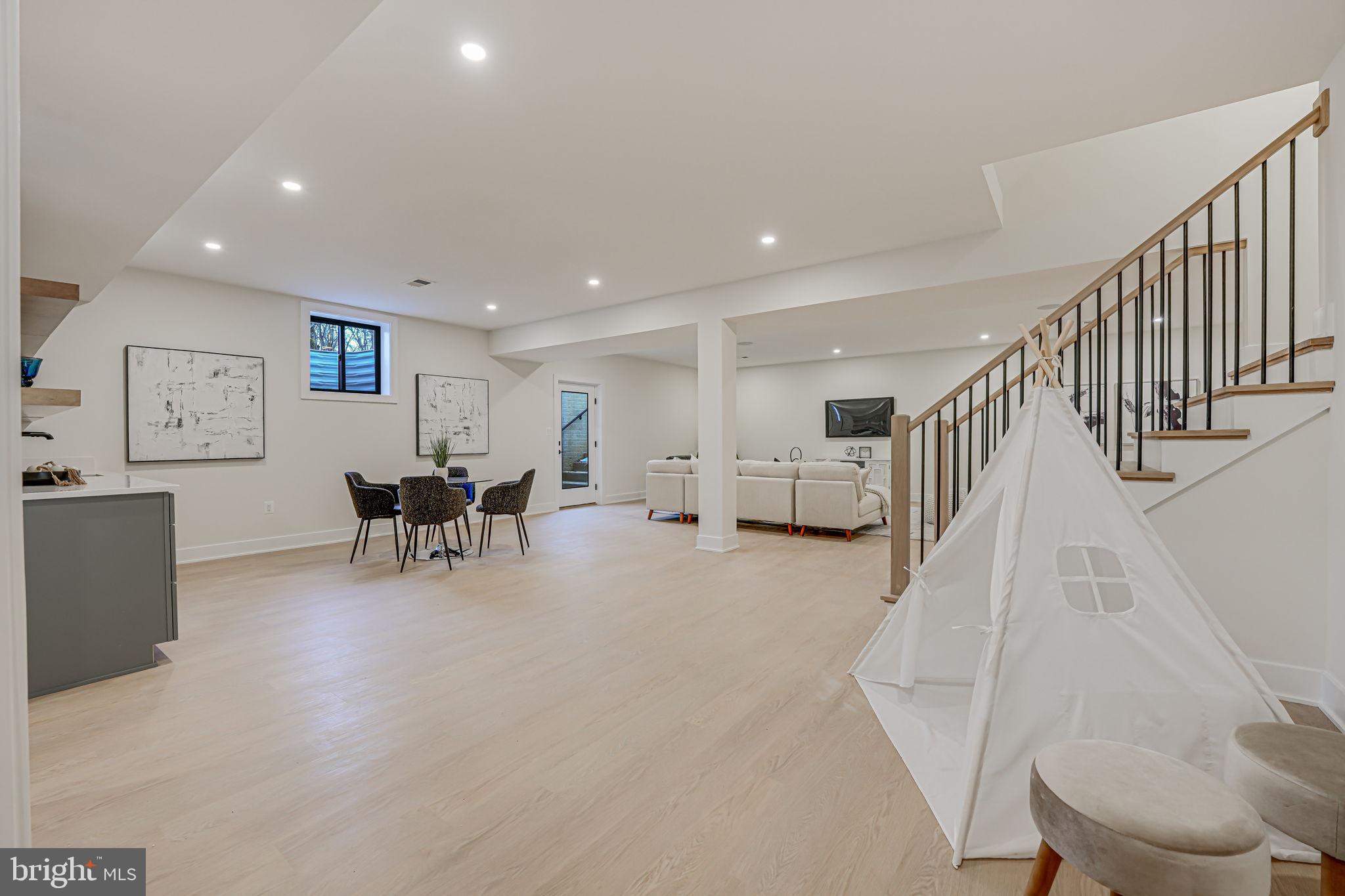 LEE FOREST - Residential