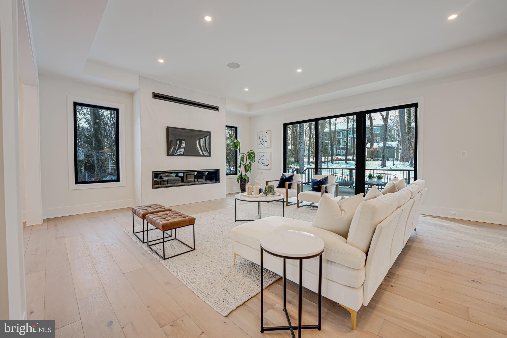 LEE FOREST - Residential
