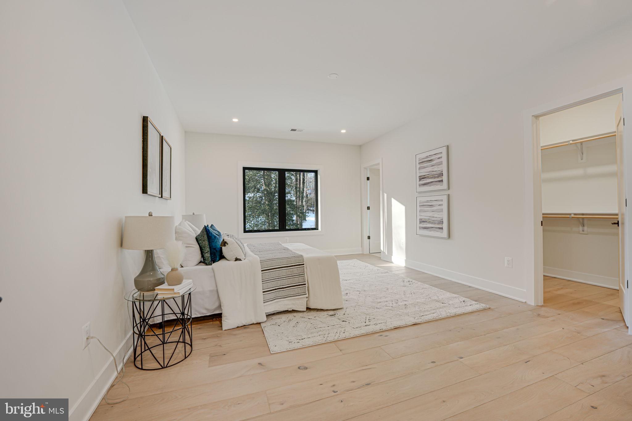 LEE FOREST - Residential