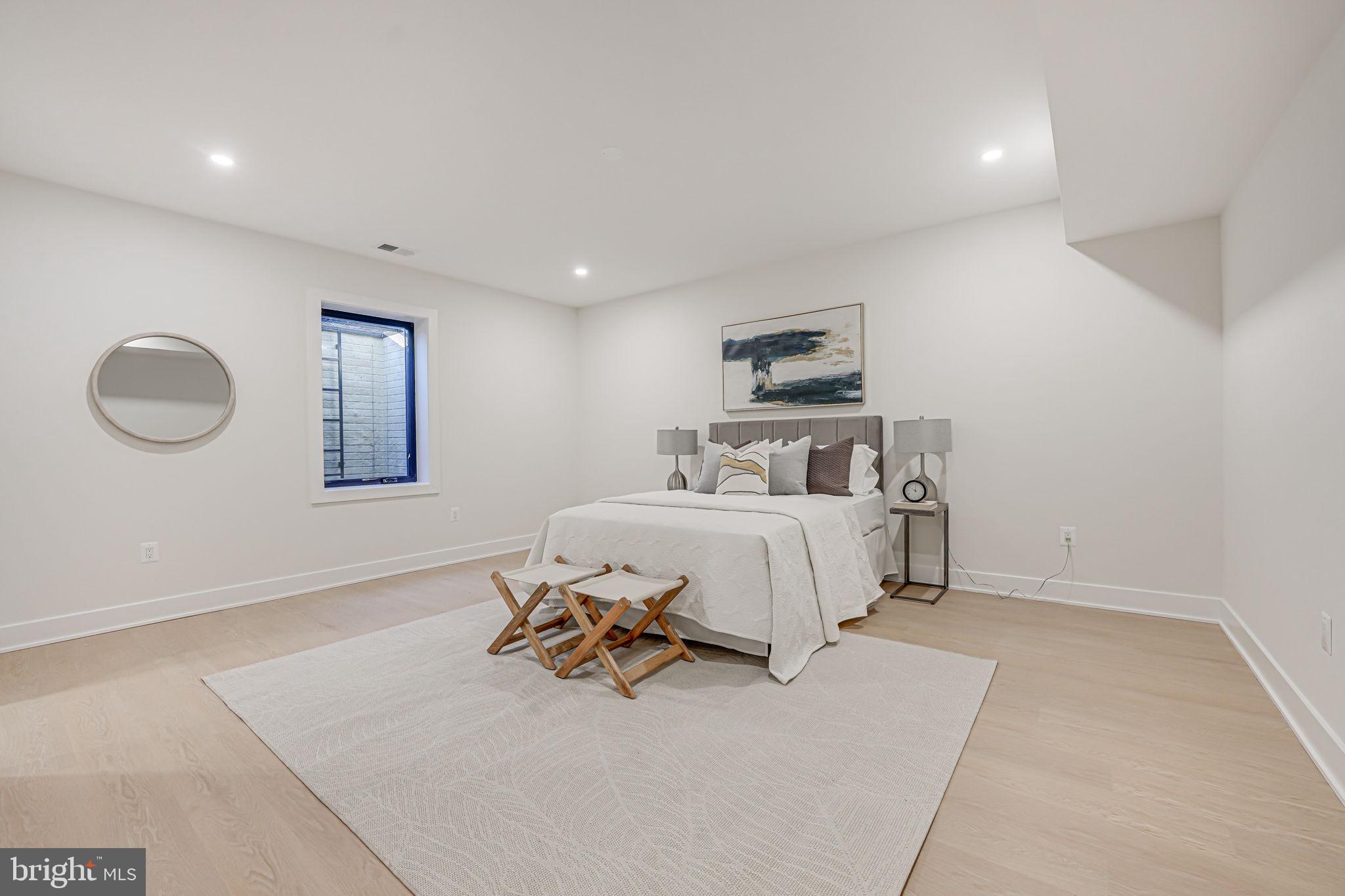 LEE FOREST - Residential
