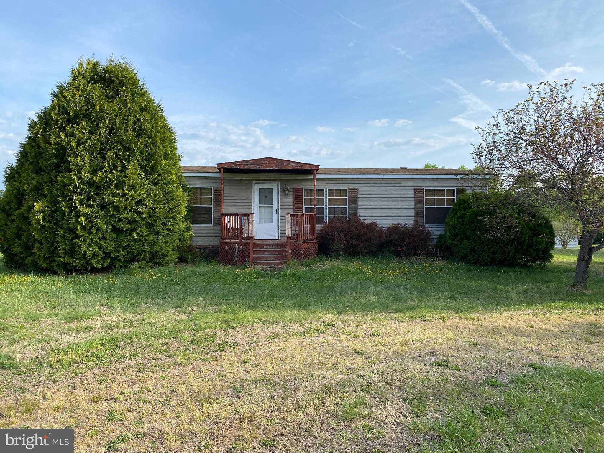 Great location near Rt. 3, I-95.. Owner in the process of doing  some remodeling. Good investment property. 
3 bedrooms, and 2 full baths.