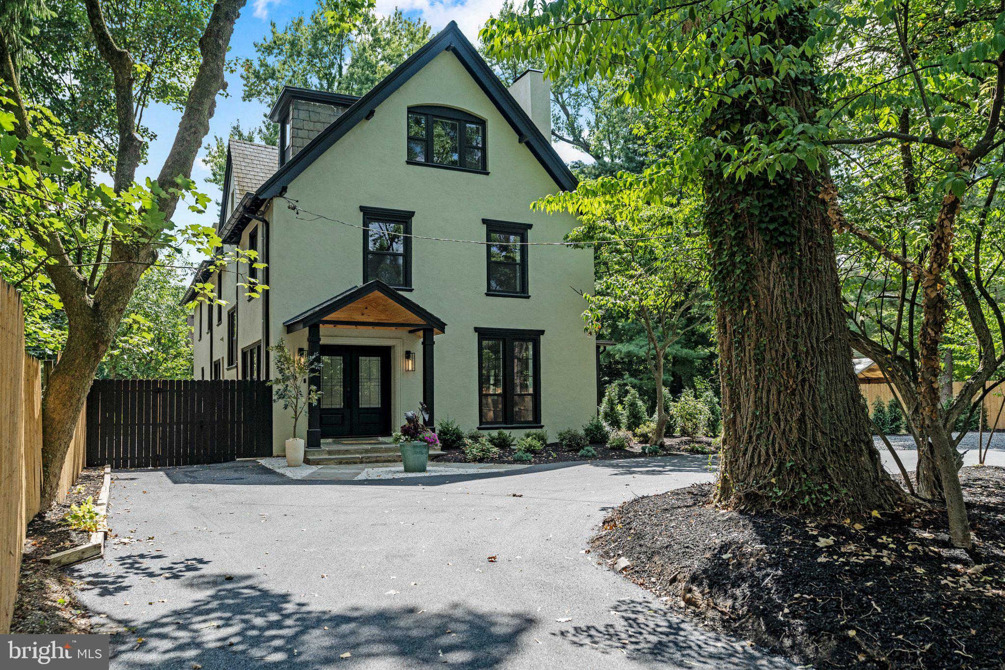 CHESTNUT HILL - Residential