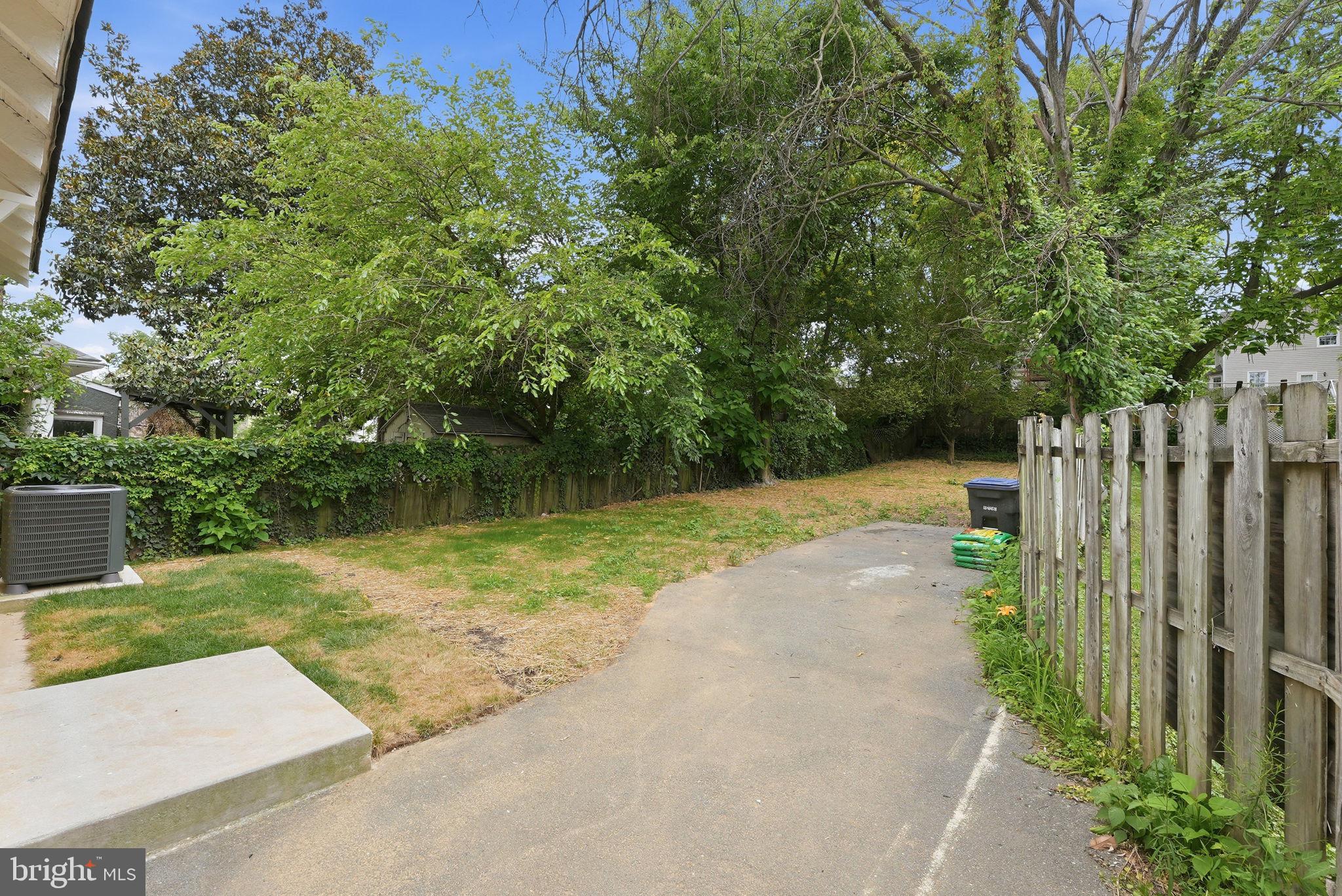 EDGEMONT - Residential