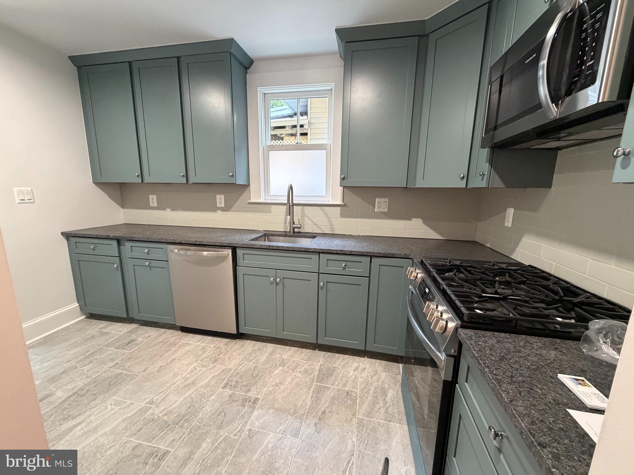 EDGEMONT - Residential