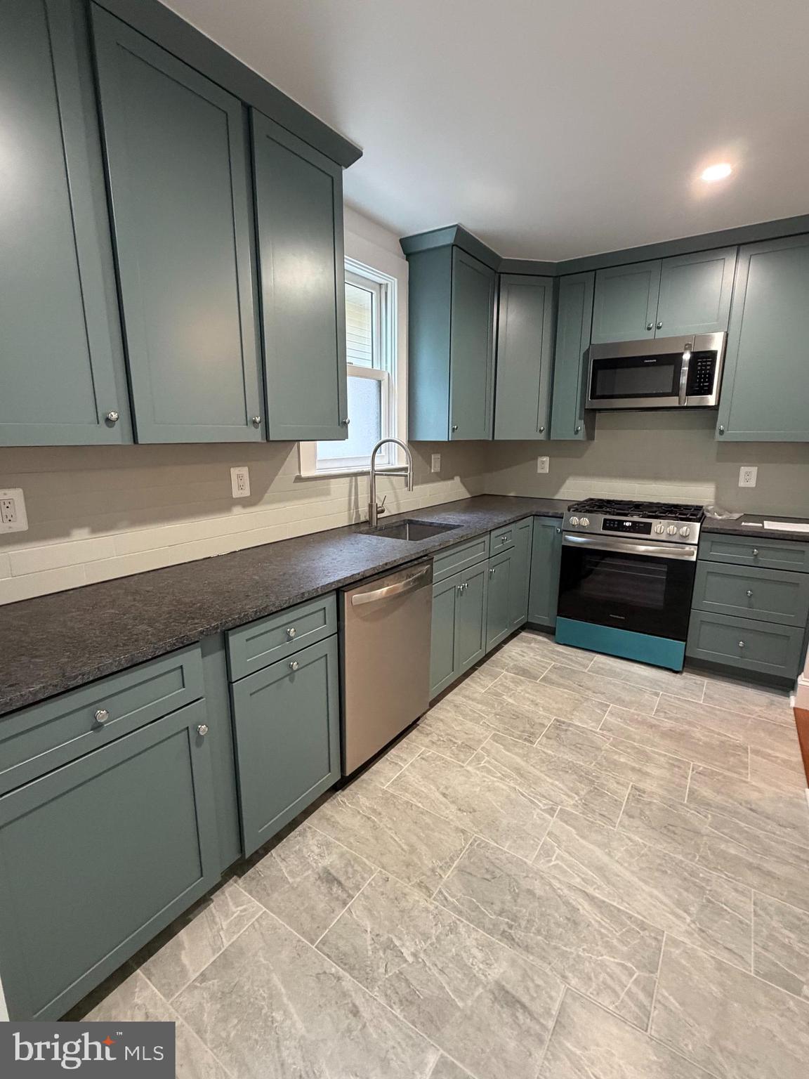 EDGEMONT - Residential
