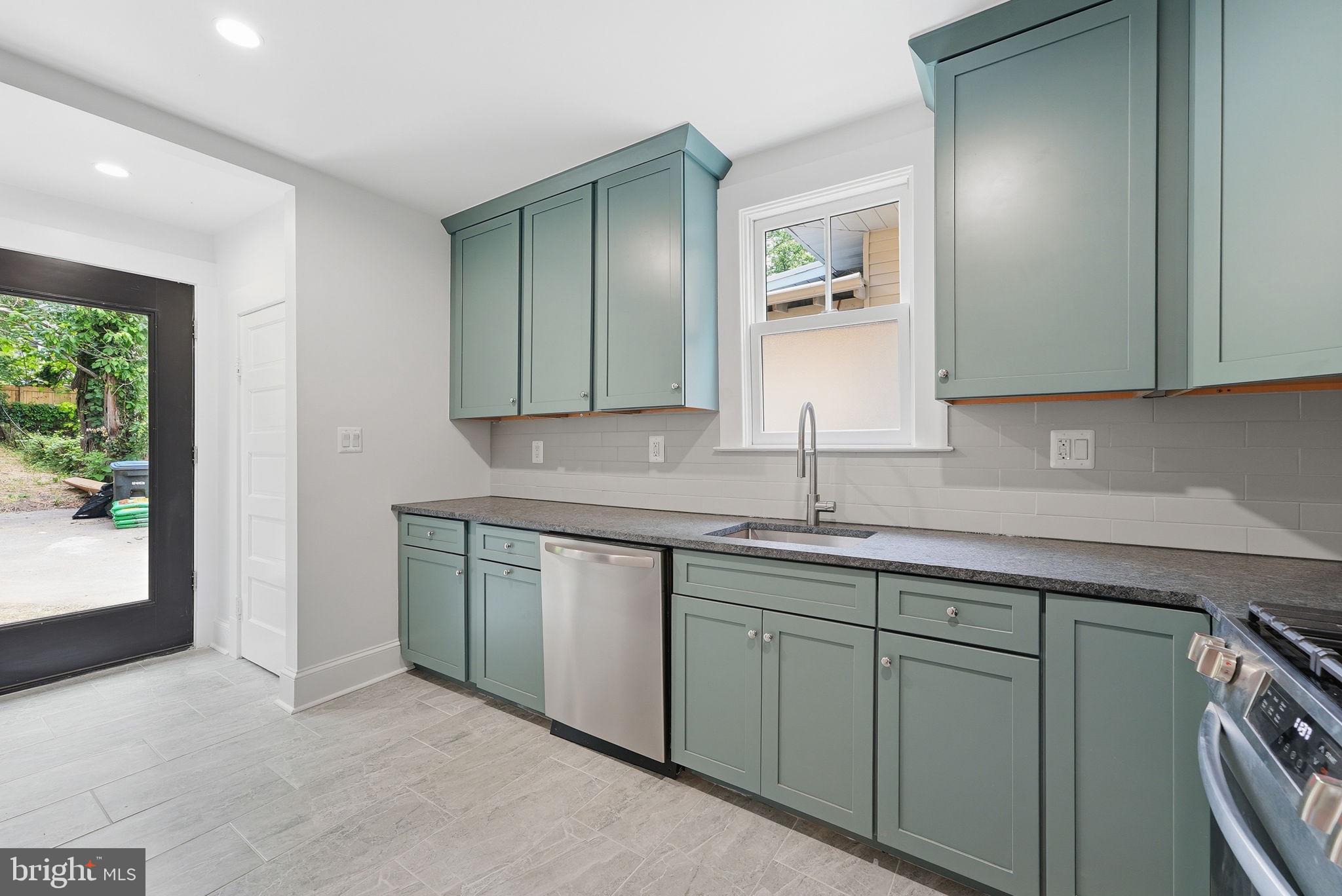 EDGEMONT - Residential