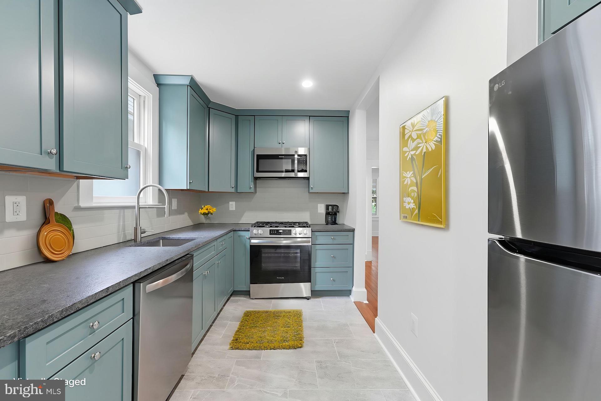 EDGEMONT - Residential