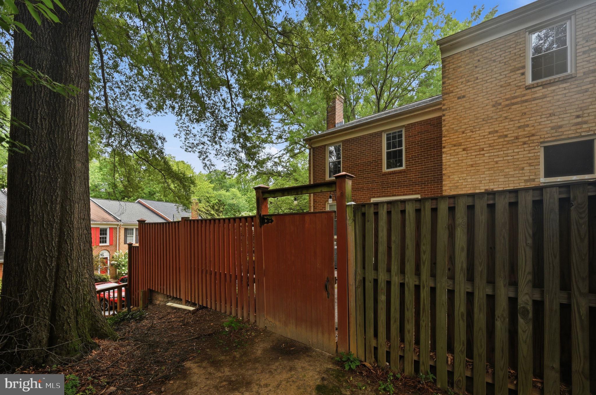 DEEPWOOD - Residential