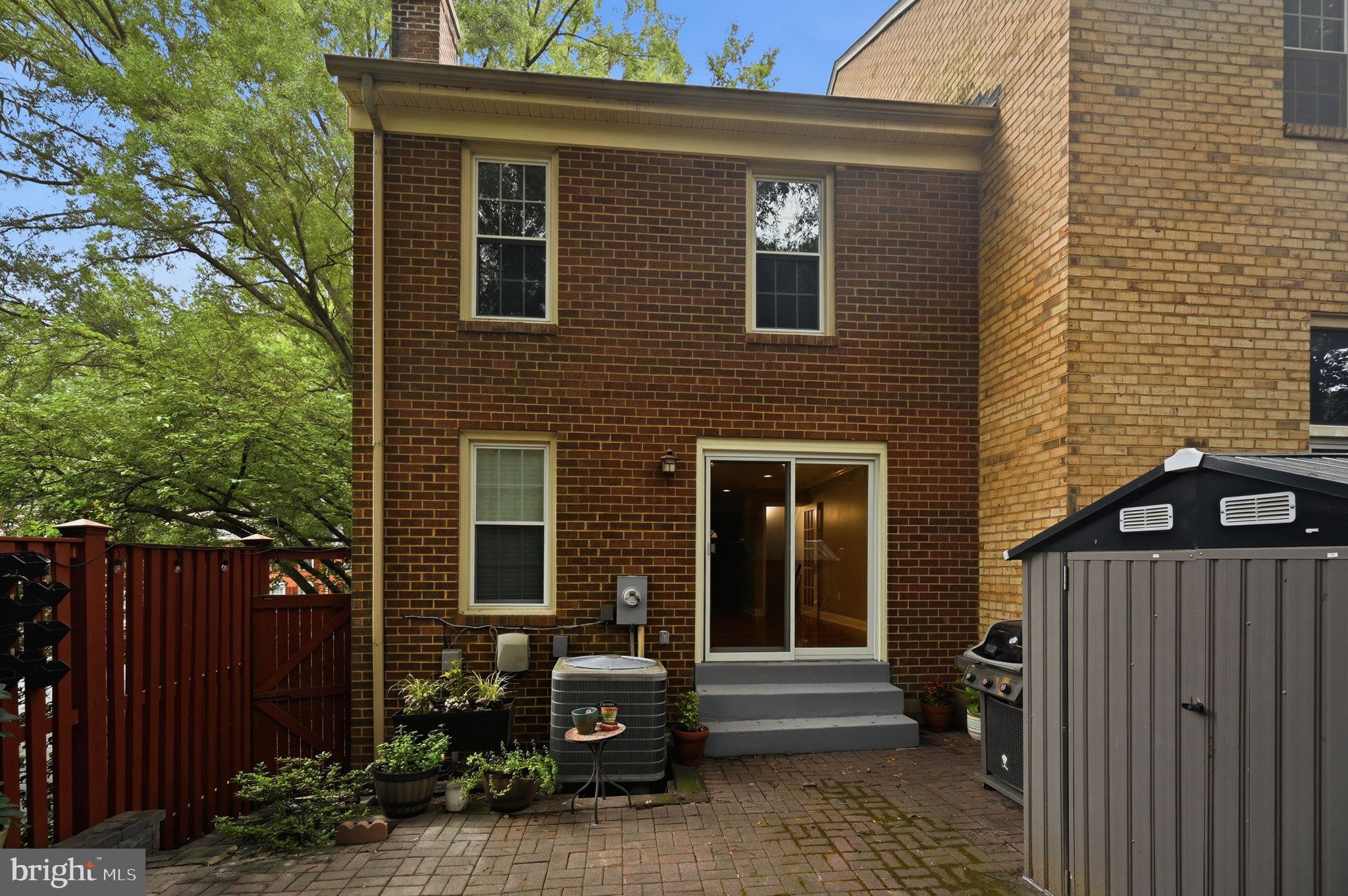 DEEPWOOD - Residential