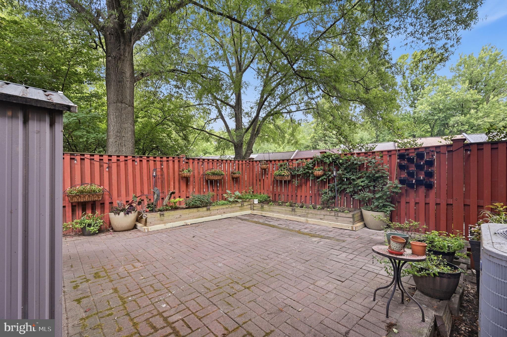 DEEPWOOD - Residential