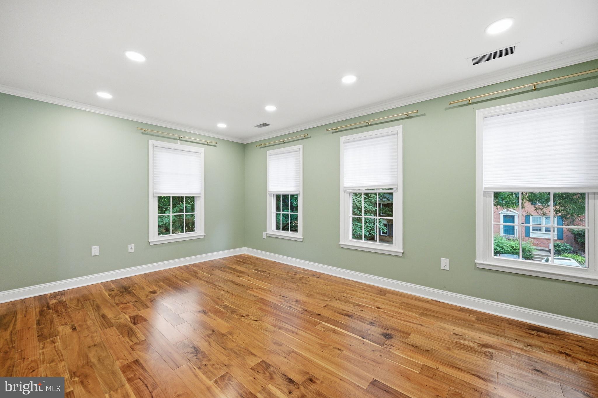 DEEPWOOD - Residential