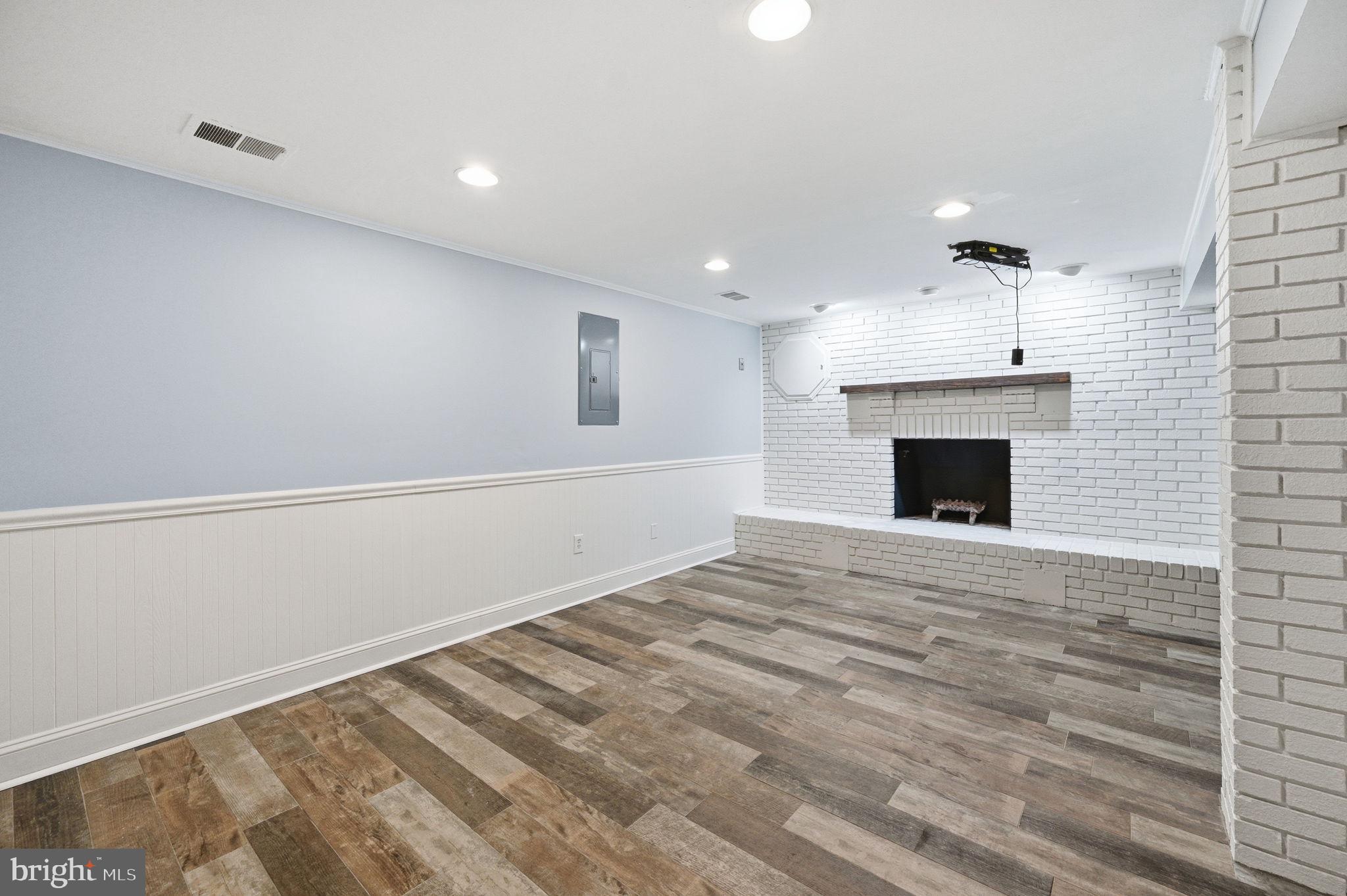 DEEPWOOD - Residential