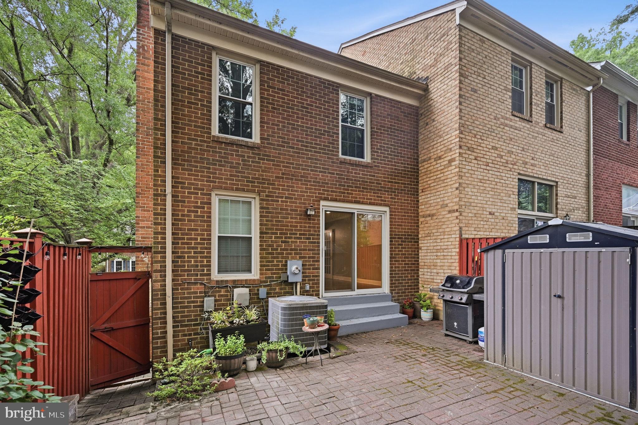 DEEPWOOD - Residential