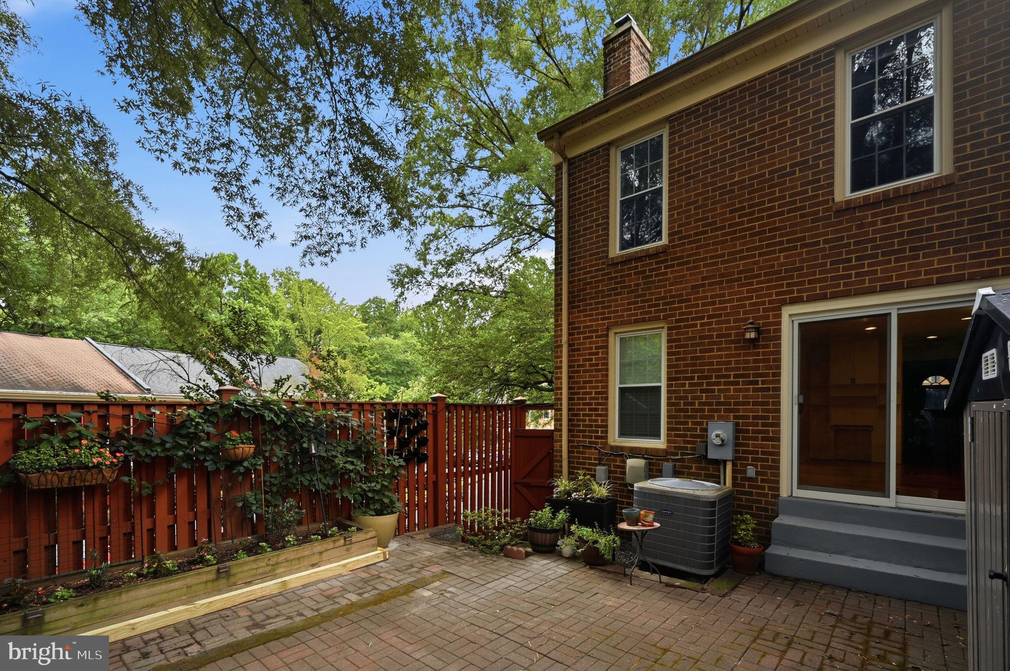 DEEPWOOD - Residential