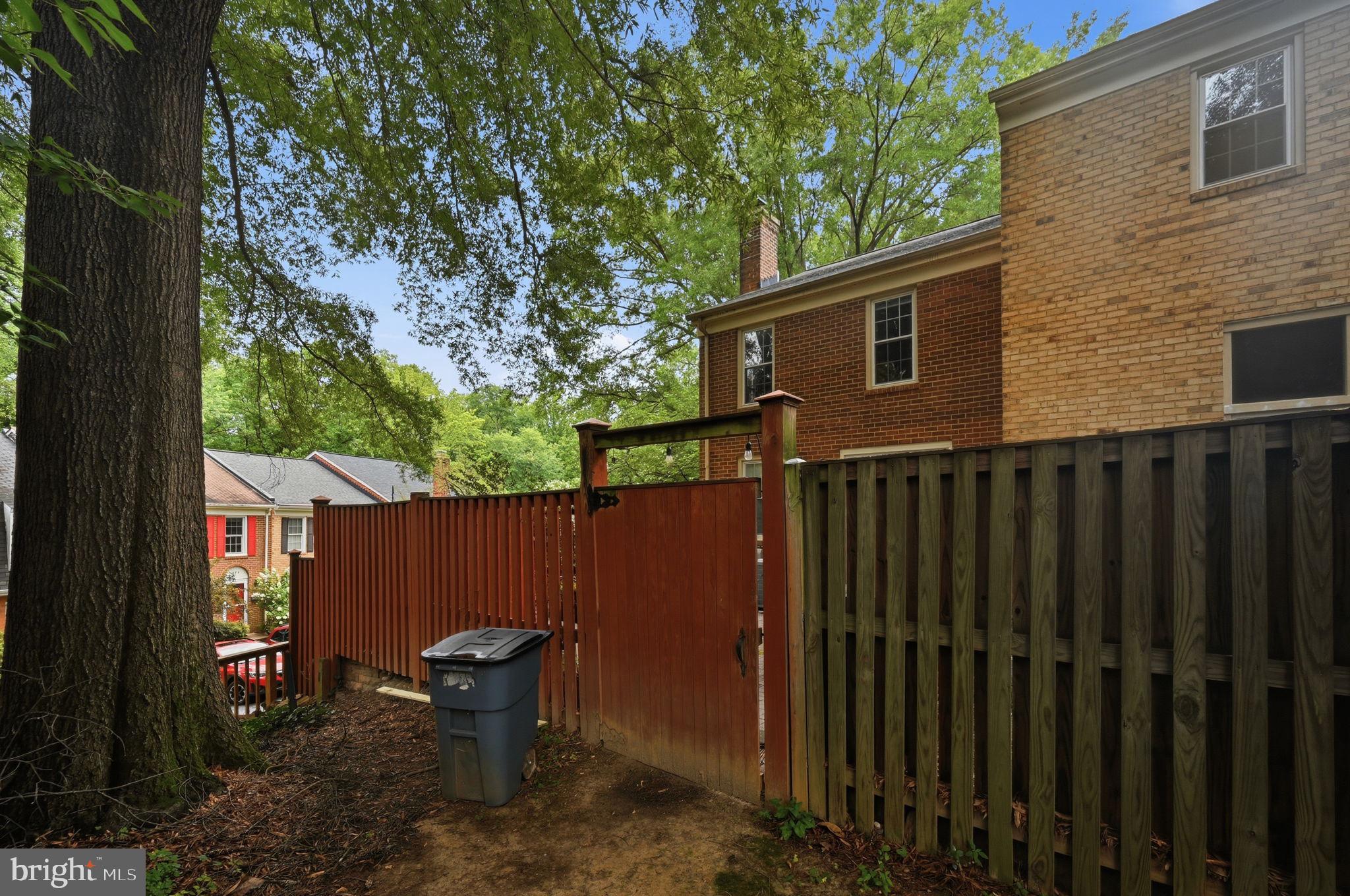 DEEPWOOD - Residential