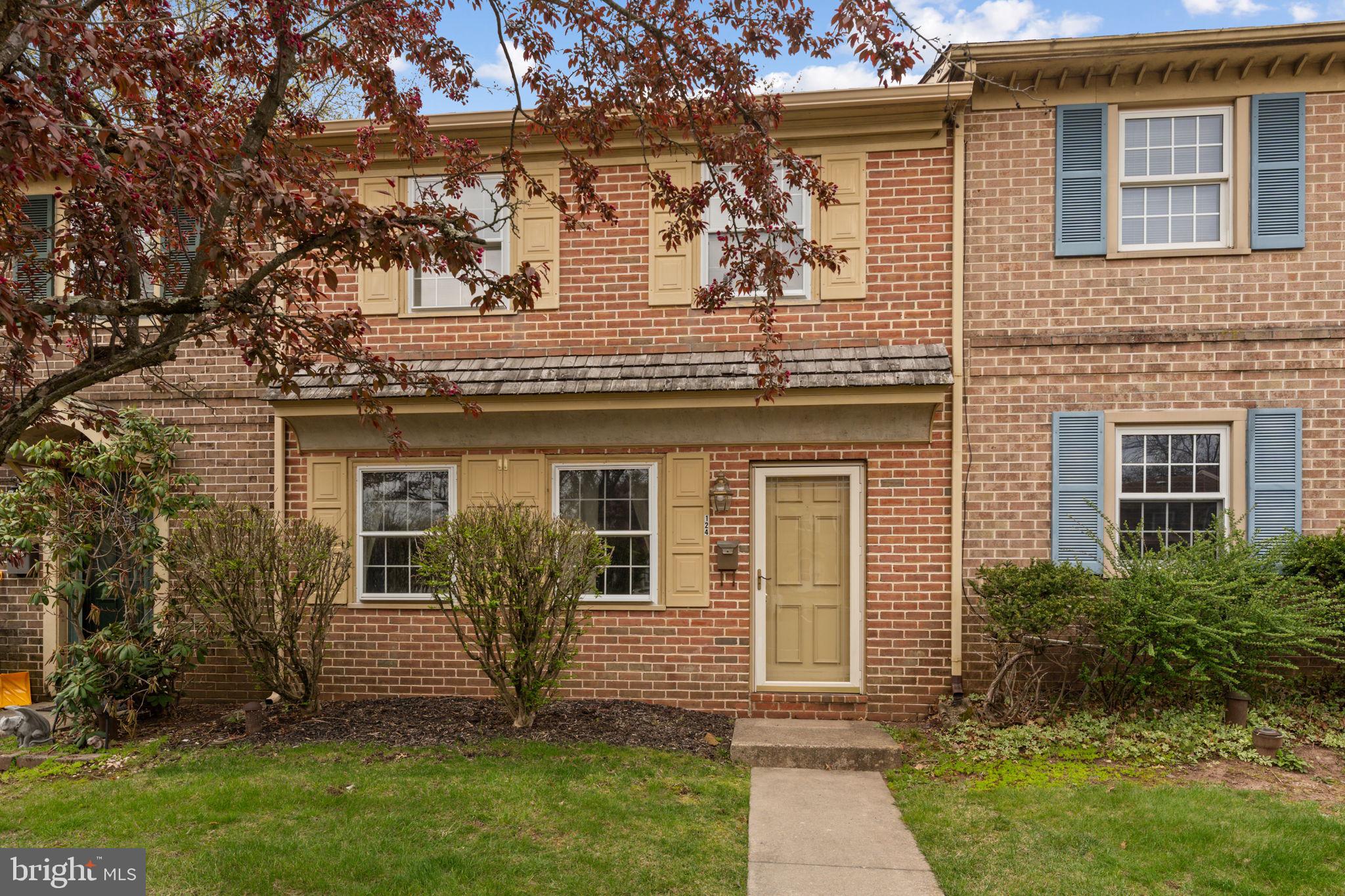 STONEGATE VILLAGE - Residential