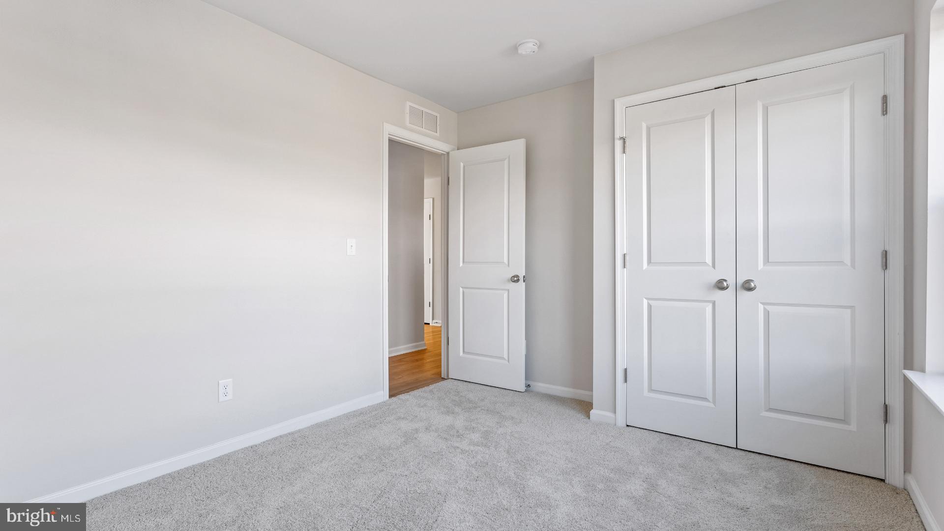 KING'S CROSSING - Residential