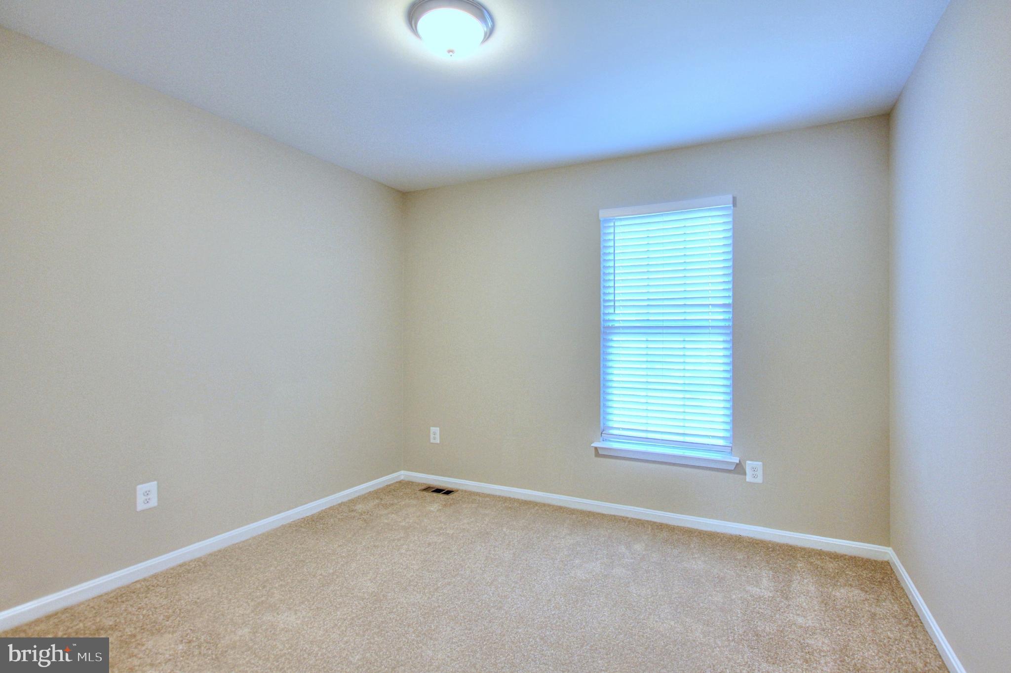 LONGRIDGE KNOLLS - Residential