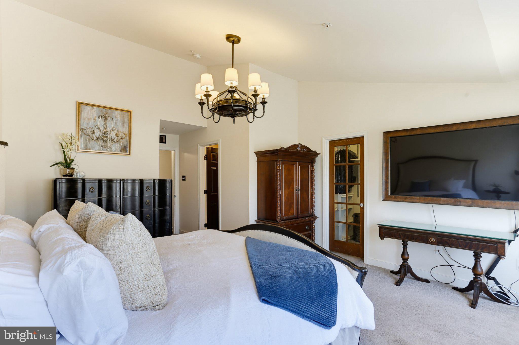 MARRIOTT'S CHOICE - Residential