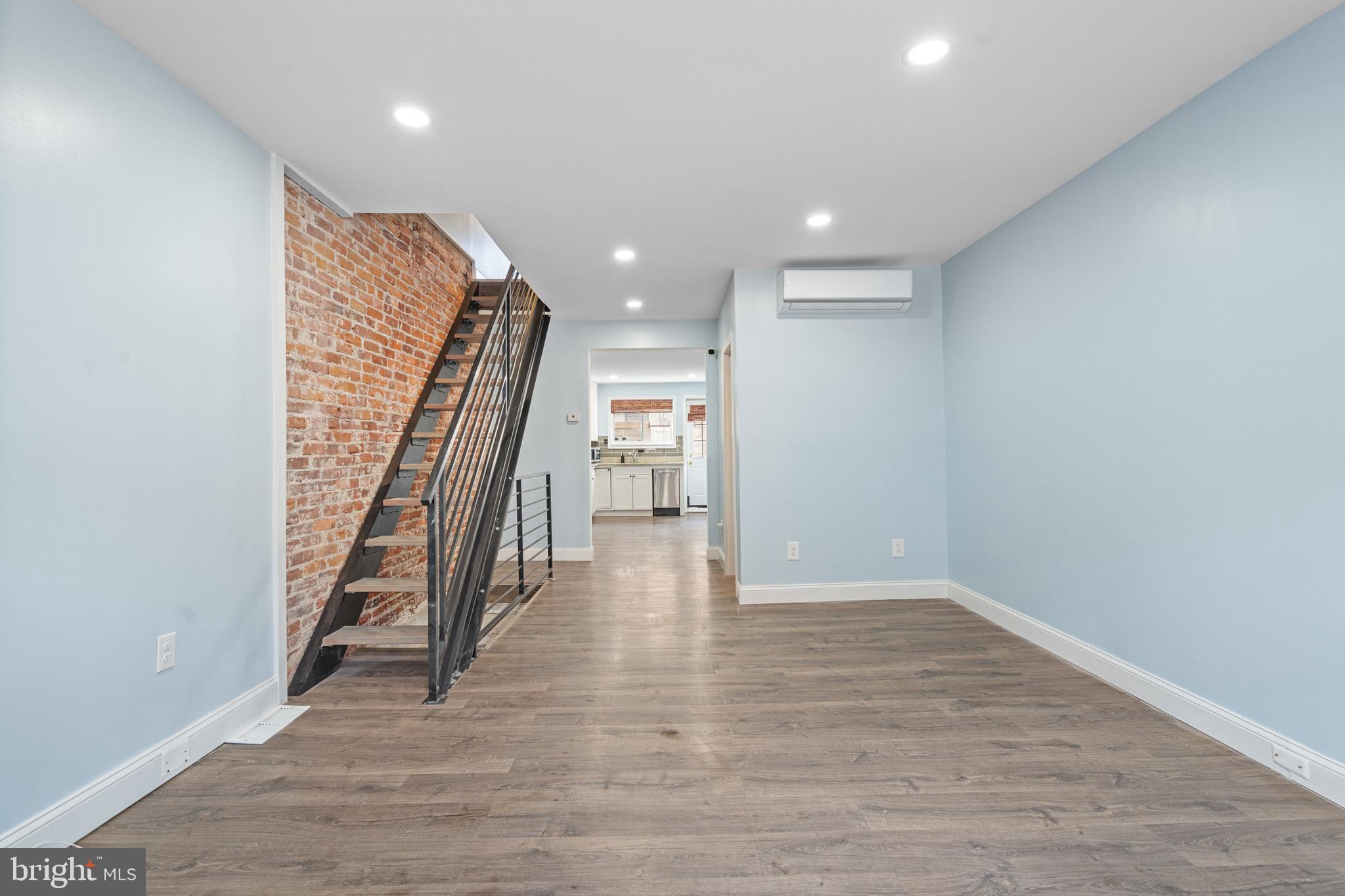 LOWER MOYAMENSING - Residential