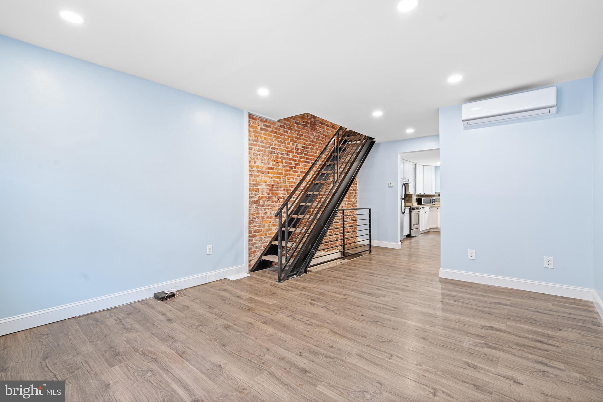 LOWER MOYAMENSING - Residential