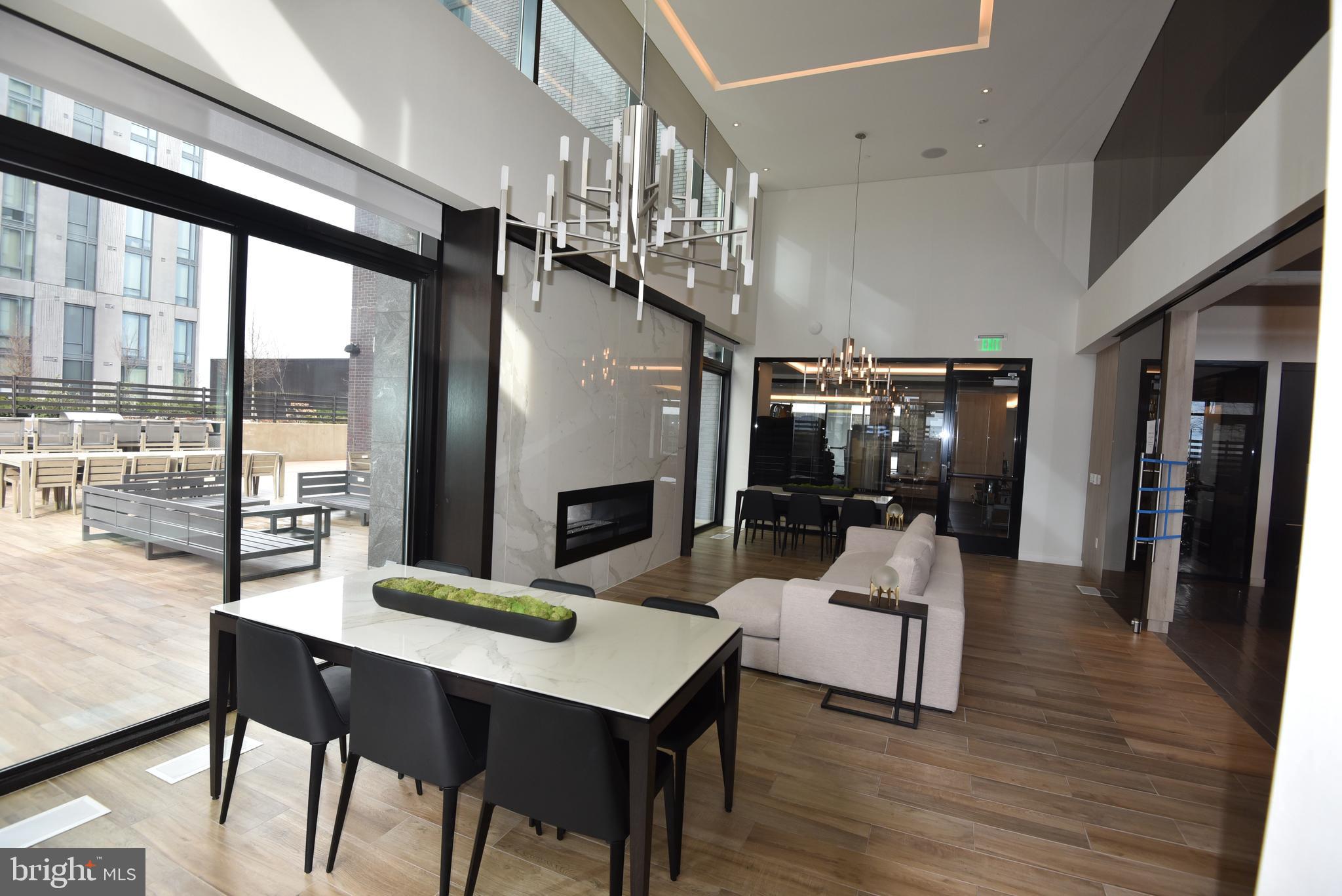 THE VERSE CONDO - Residential Lease