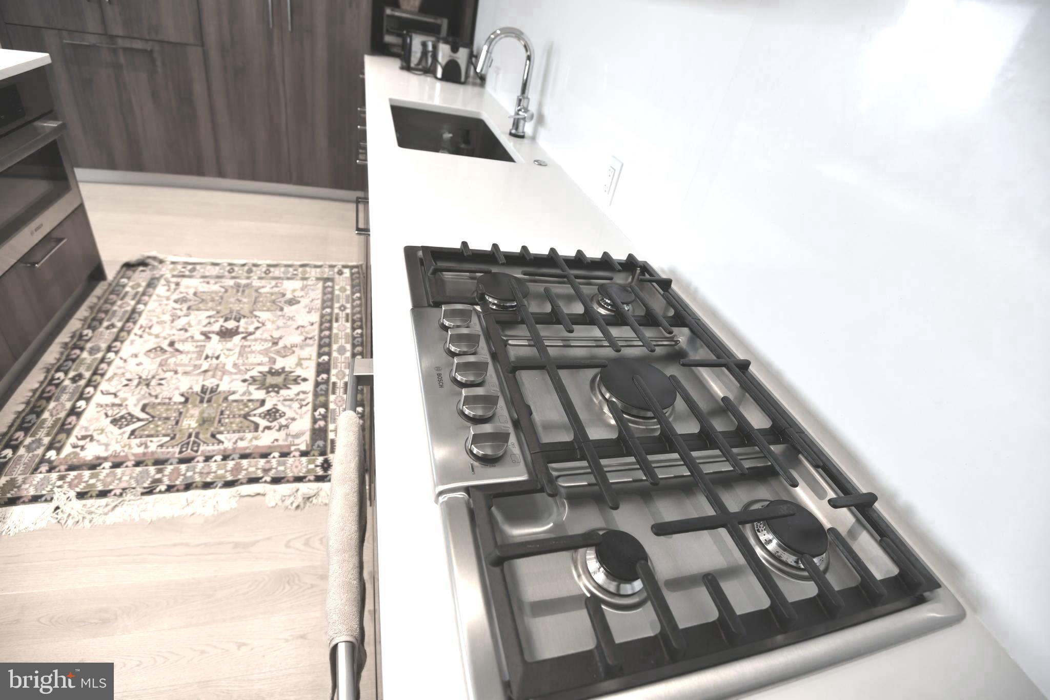 THE VERSE CONDO - Residential Lease