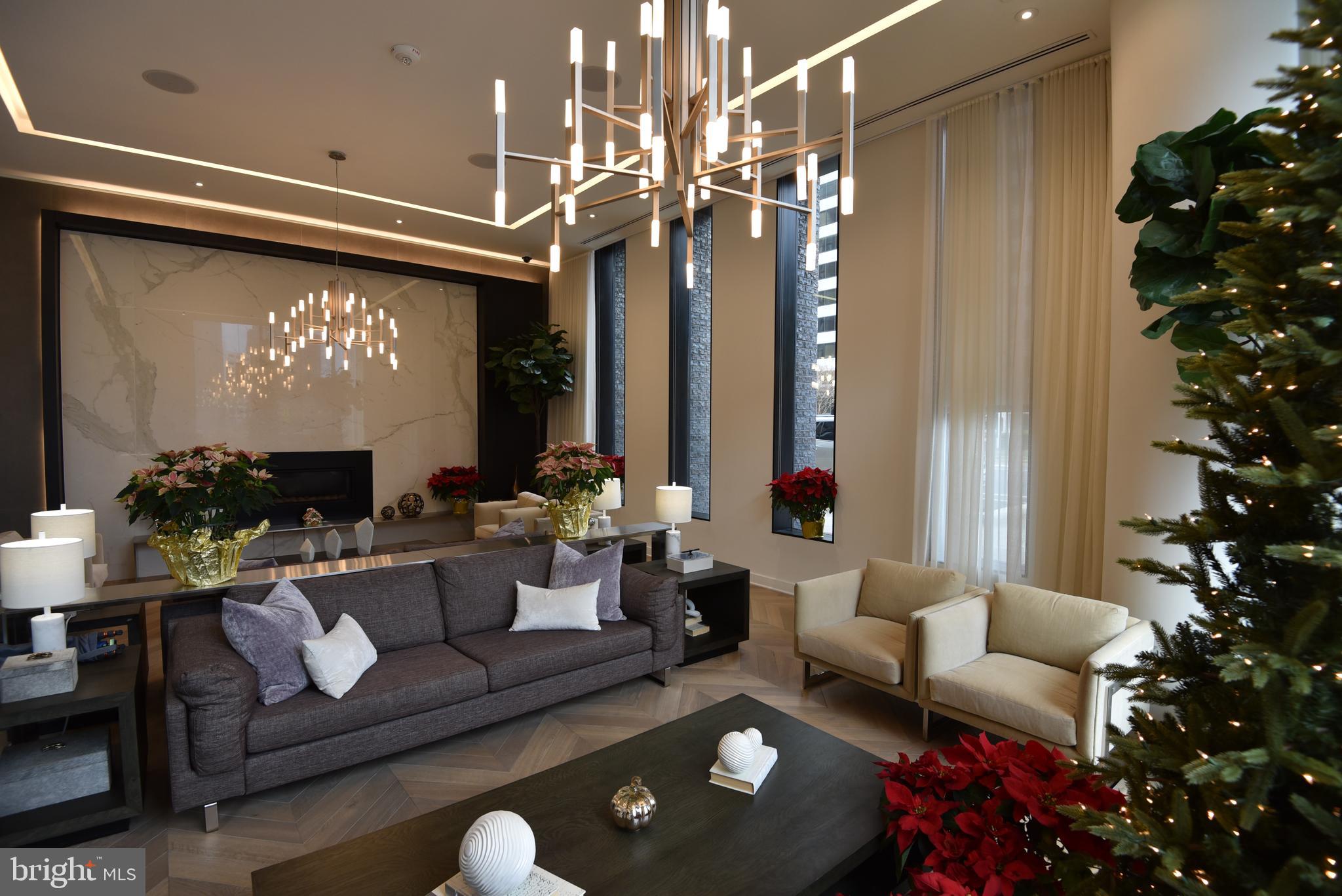 THE VERSE CONDO - Residential Lease