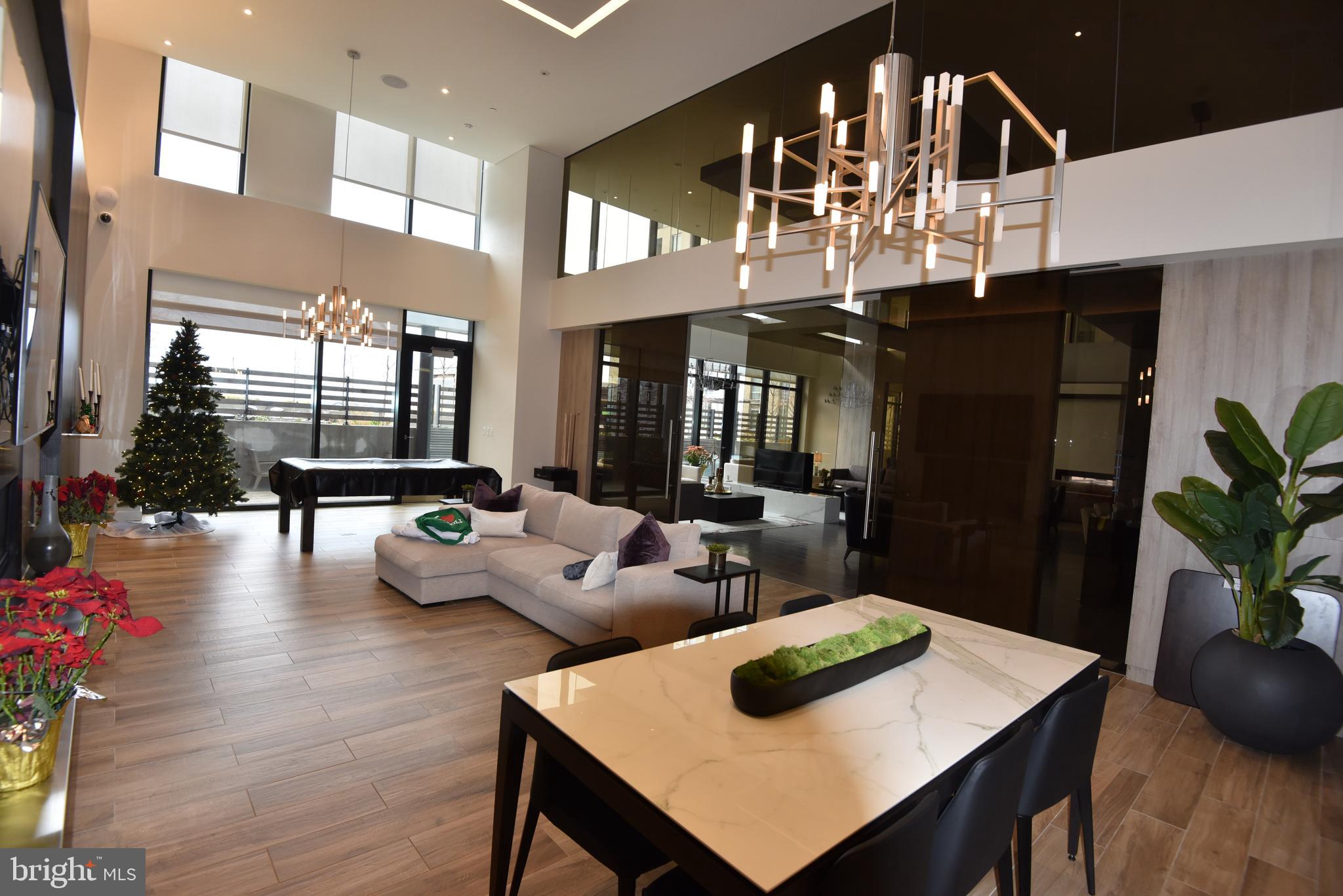THE VERSE CONDO - Residential Lease