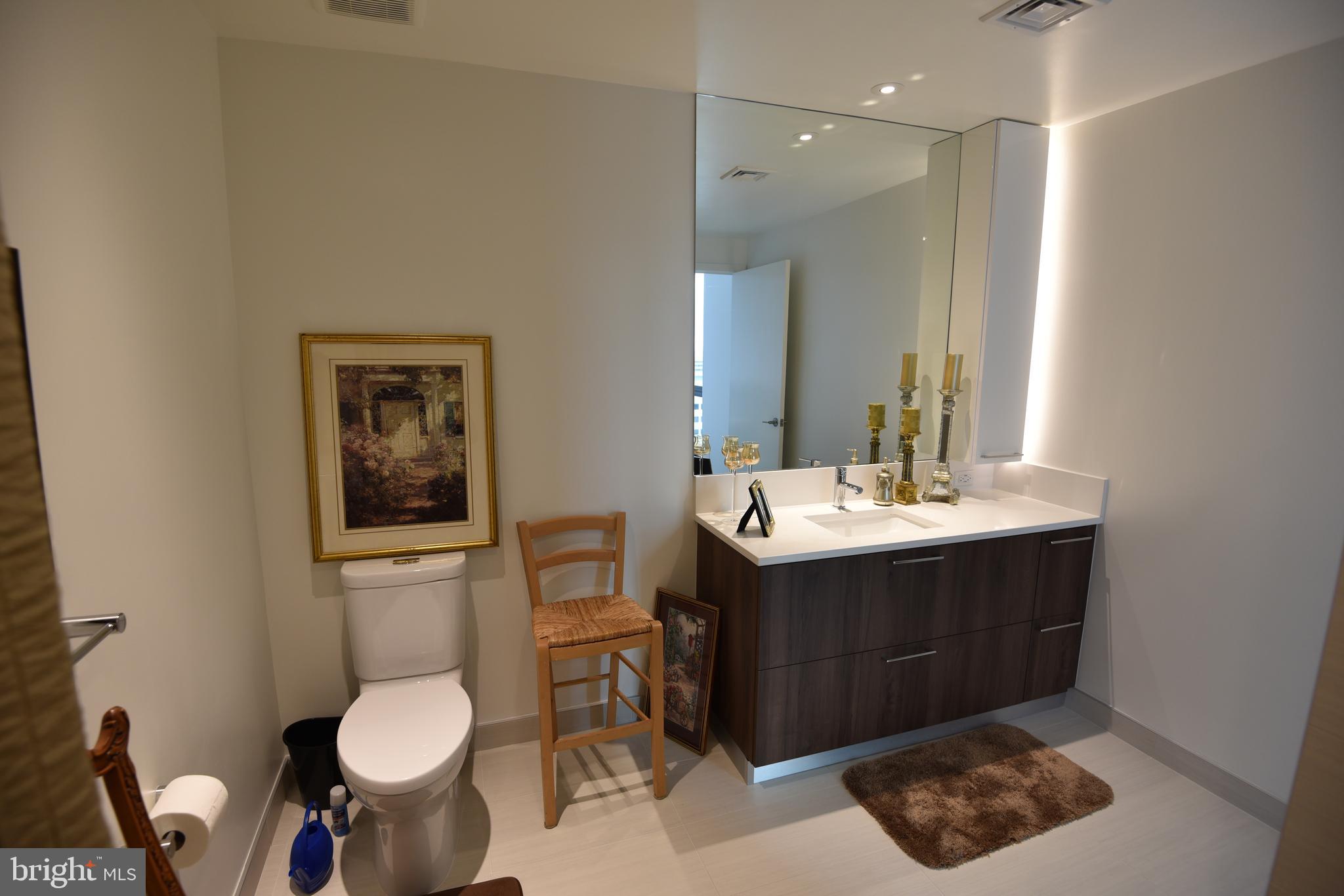 THE VERSE CONDO - Residential Lease