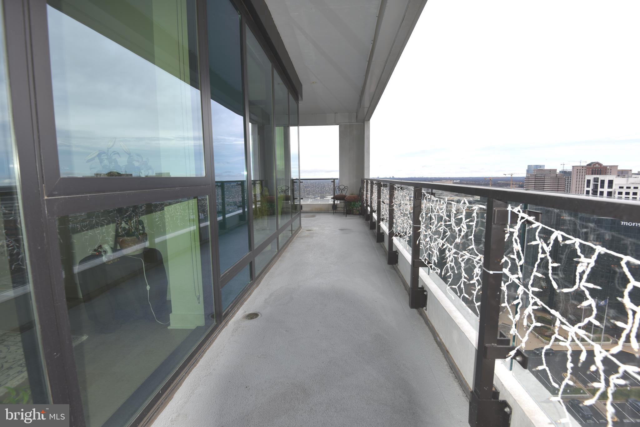 THE VERSE CONDO - Residential Lease