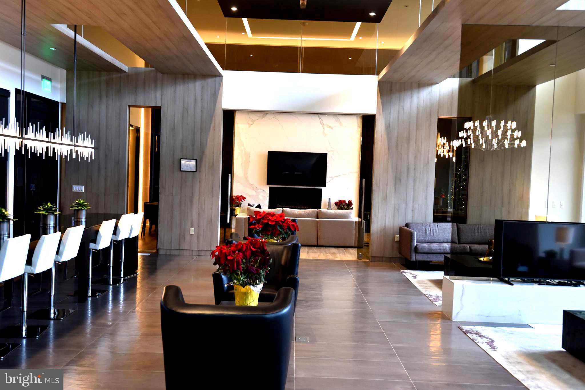 THE VERSE CONDO - Residential Lease