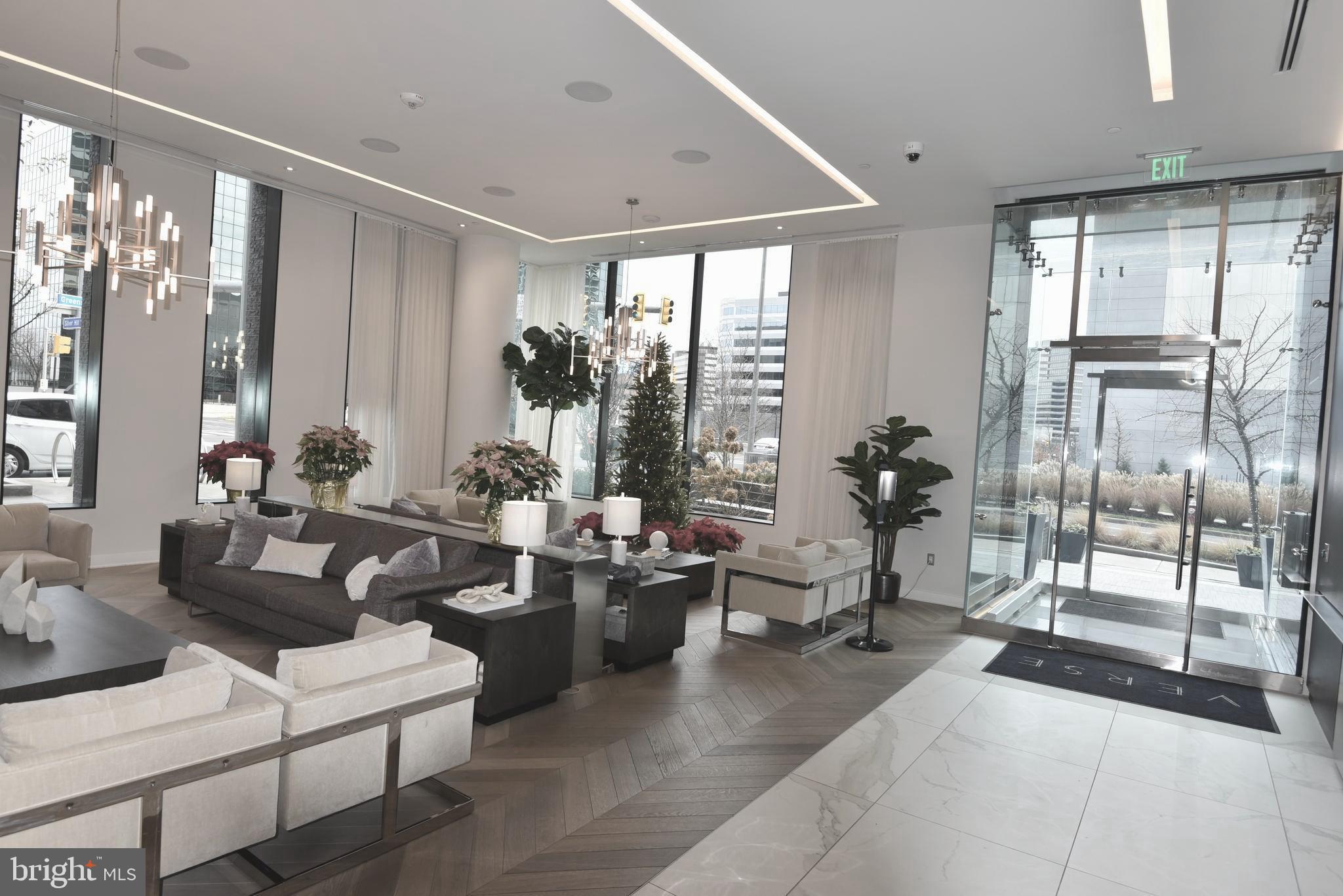THE VERSE CONDO - Residential Lease