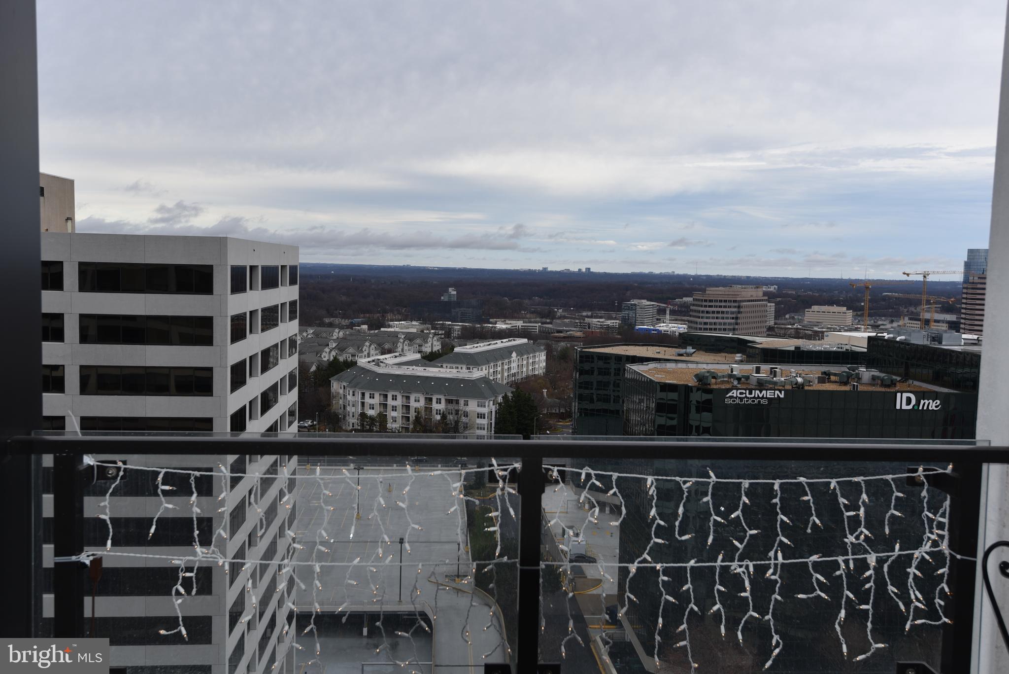 THE VERSE CONDO - Residential Lease