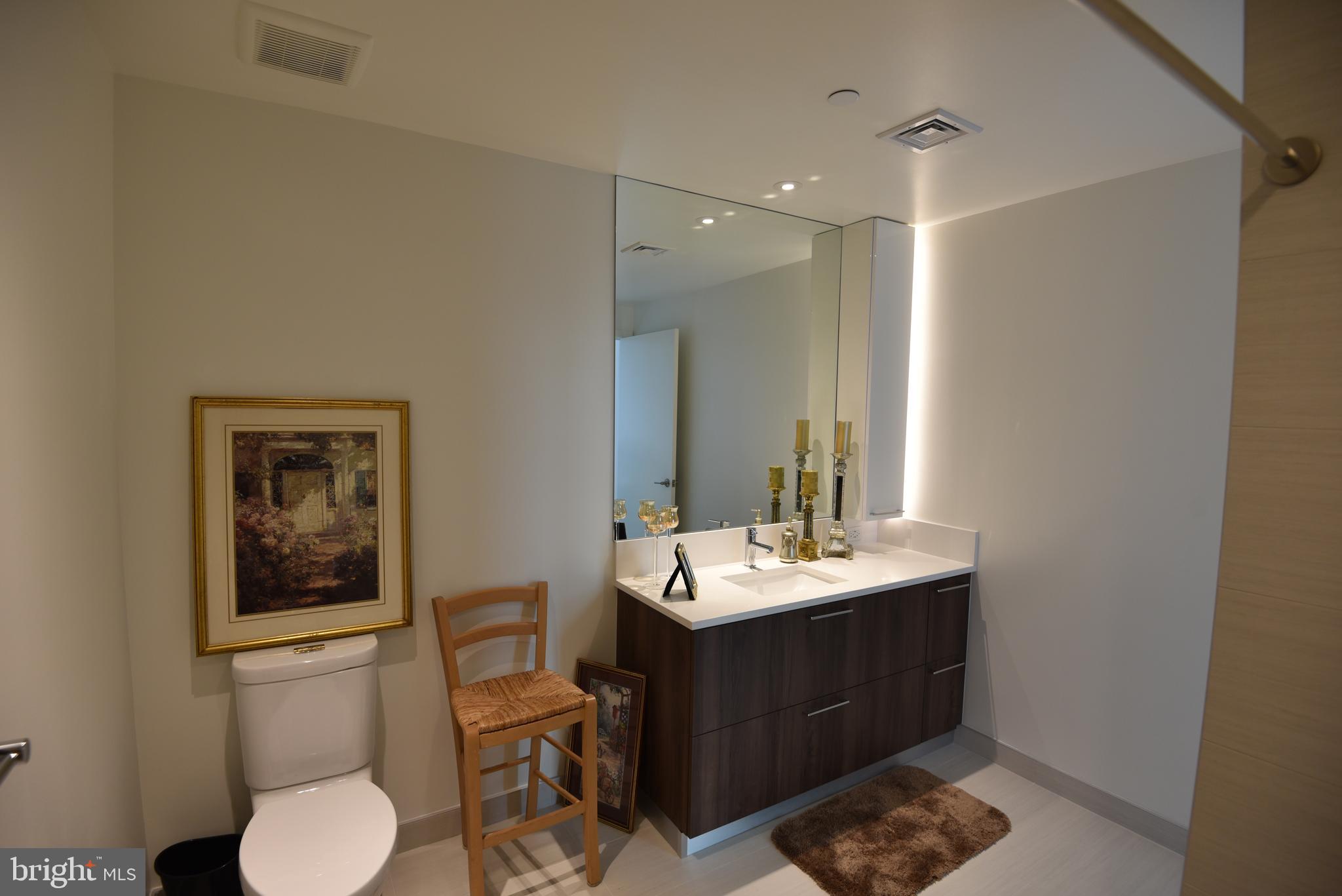 THE VERSE CONDO - Residential Lease