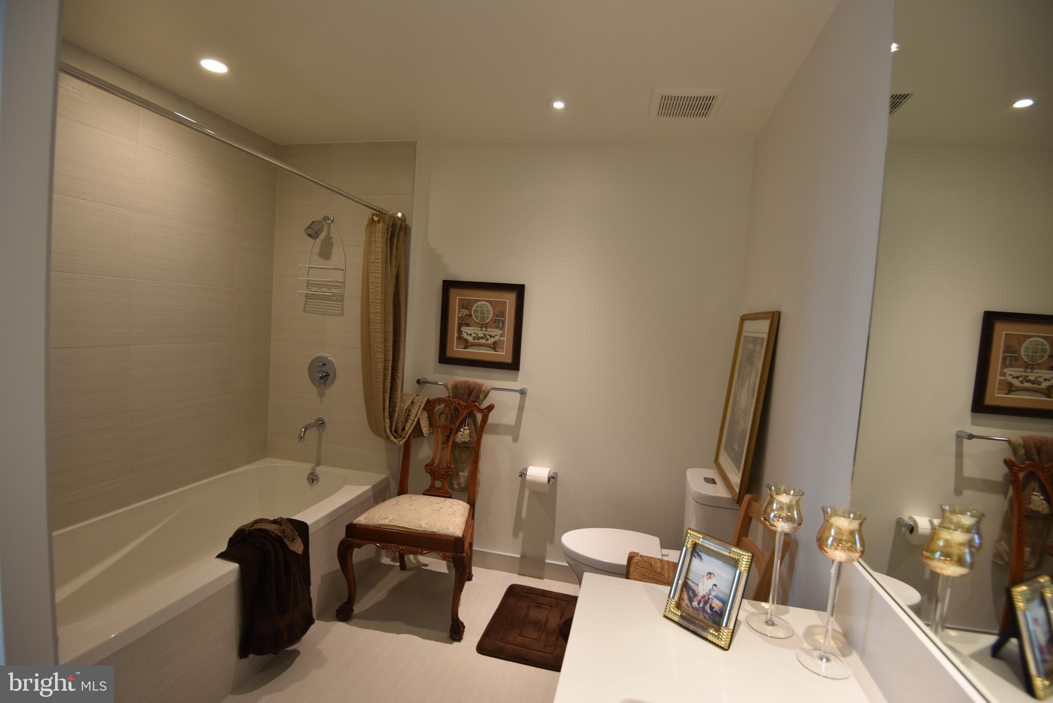 THE VERSE CONDO - Residential Lease