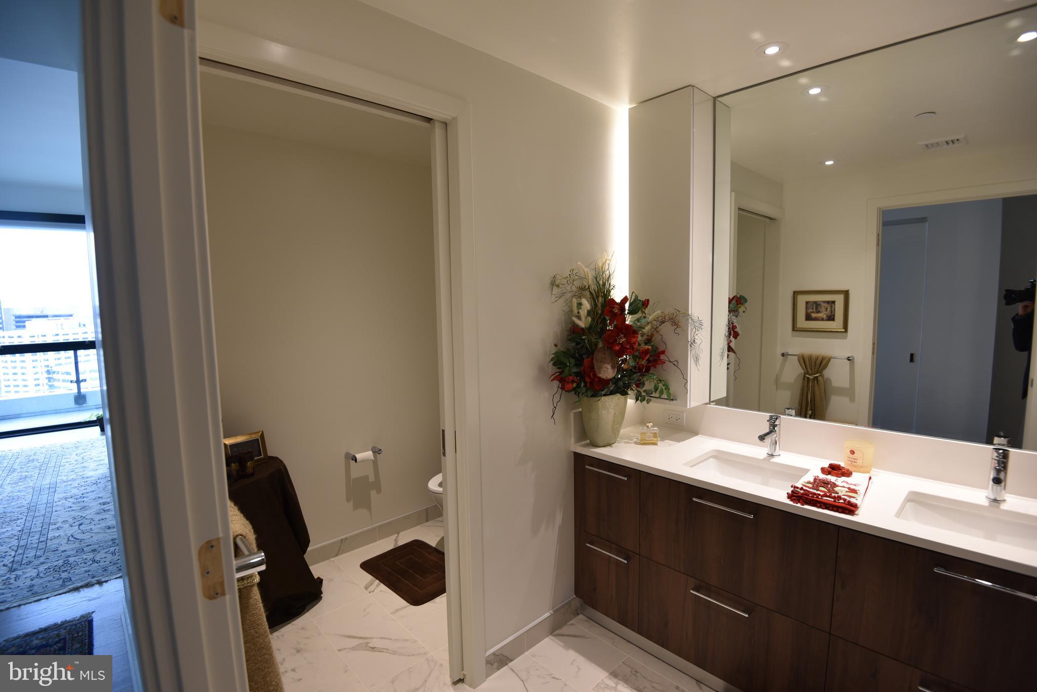 THE VERSE CONDO - Residential Lease