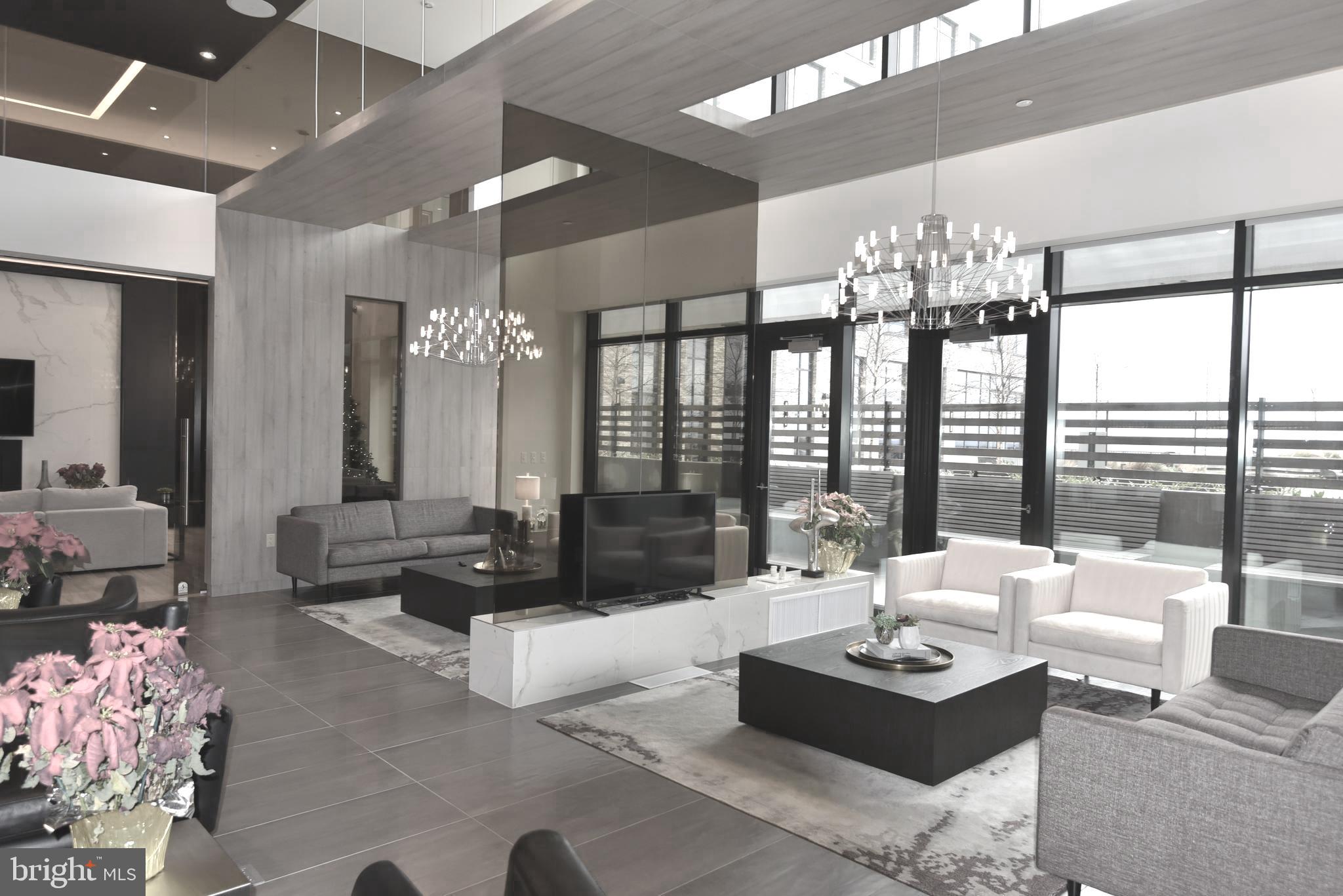 THE VERSE CONDO - Residential Lease