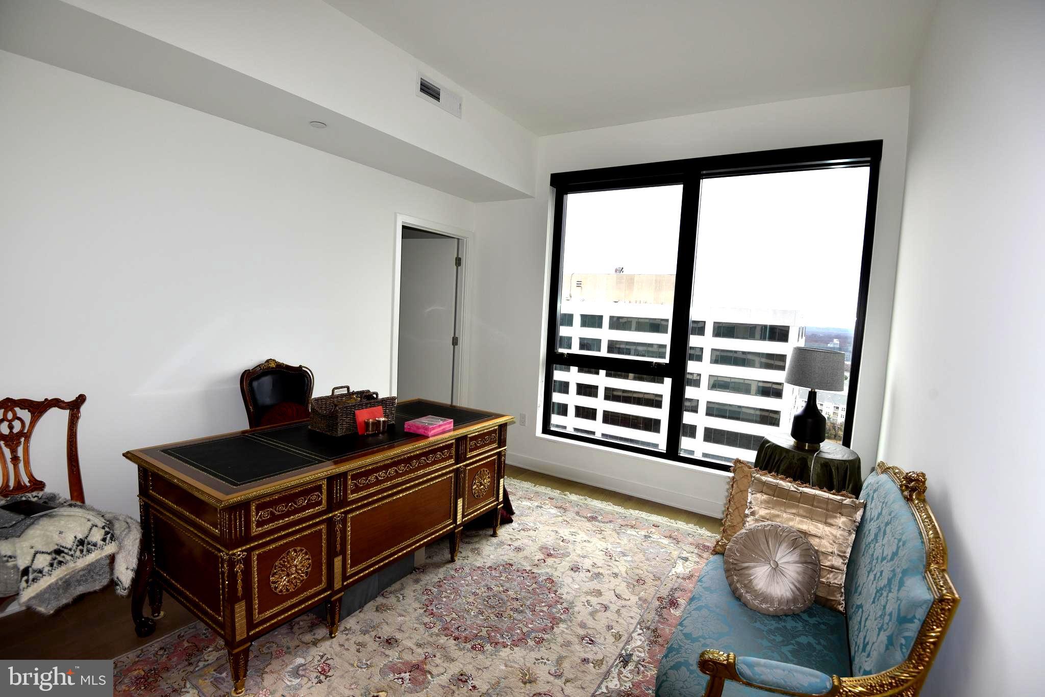 THE VERSE CONDO - Residential Lease