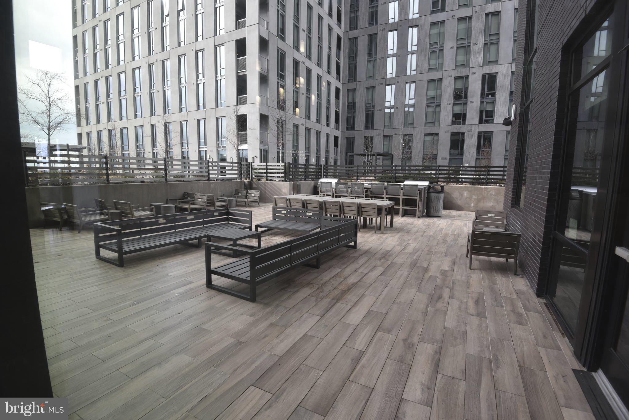 THE VERSE CONDO - Residential Lease
