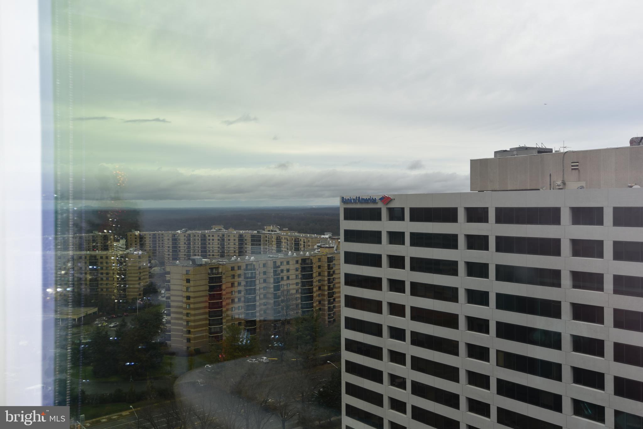 THE VERSE CONDO - Residential Lease