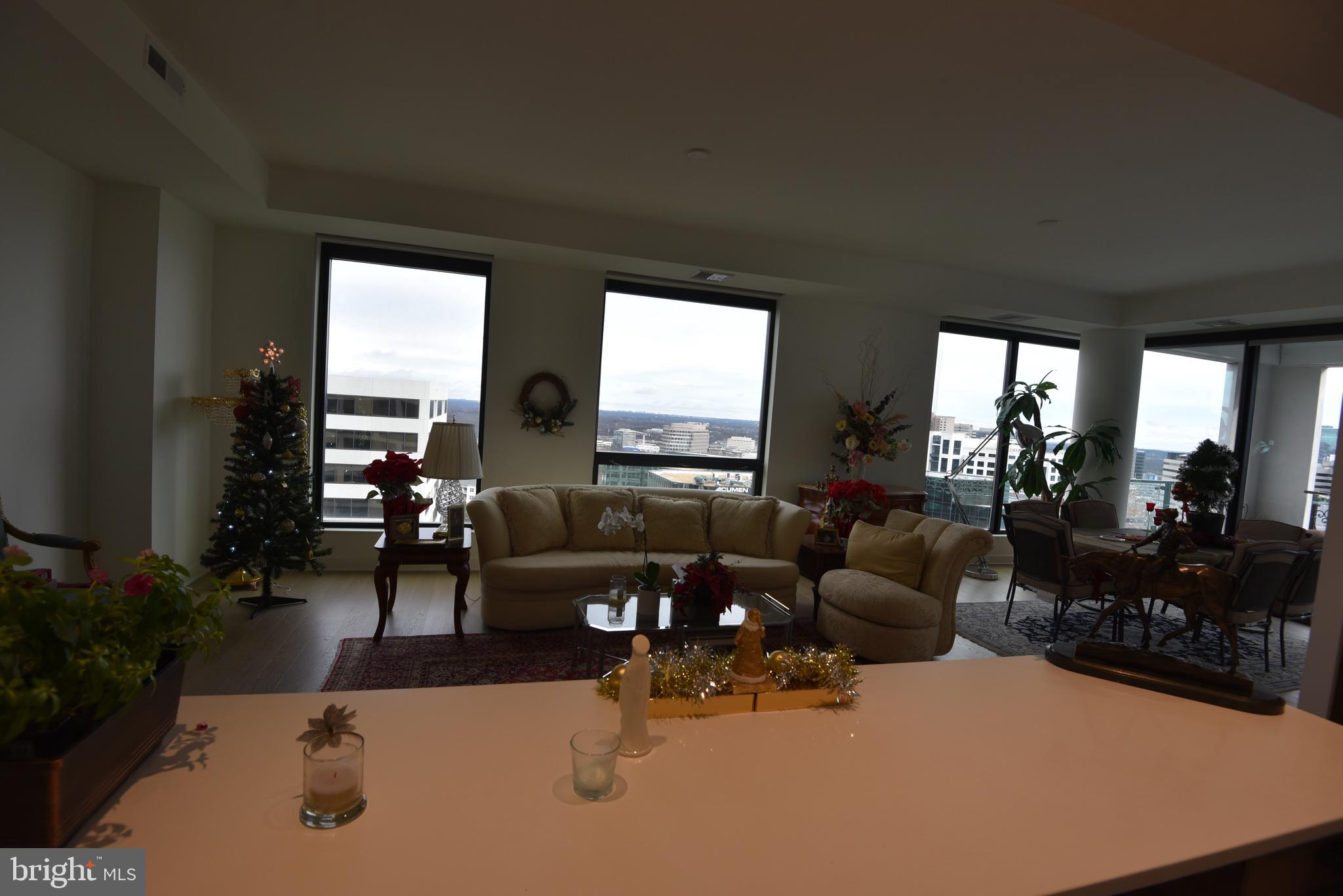 THE VERSE CONDO - Residential Lease