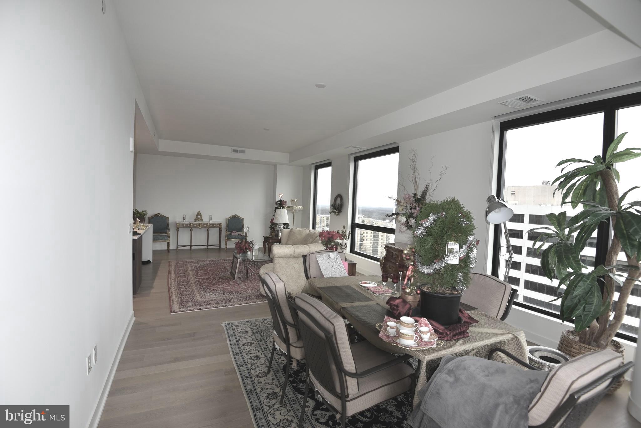 THE VERSE CONDO - Residential Lease